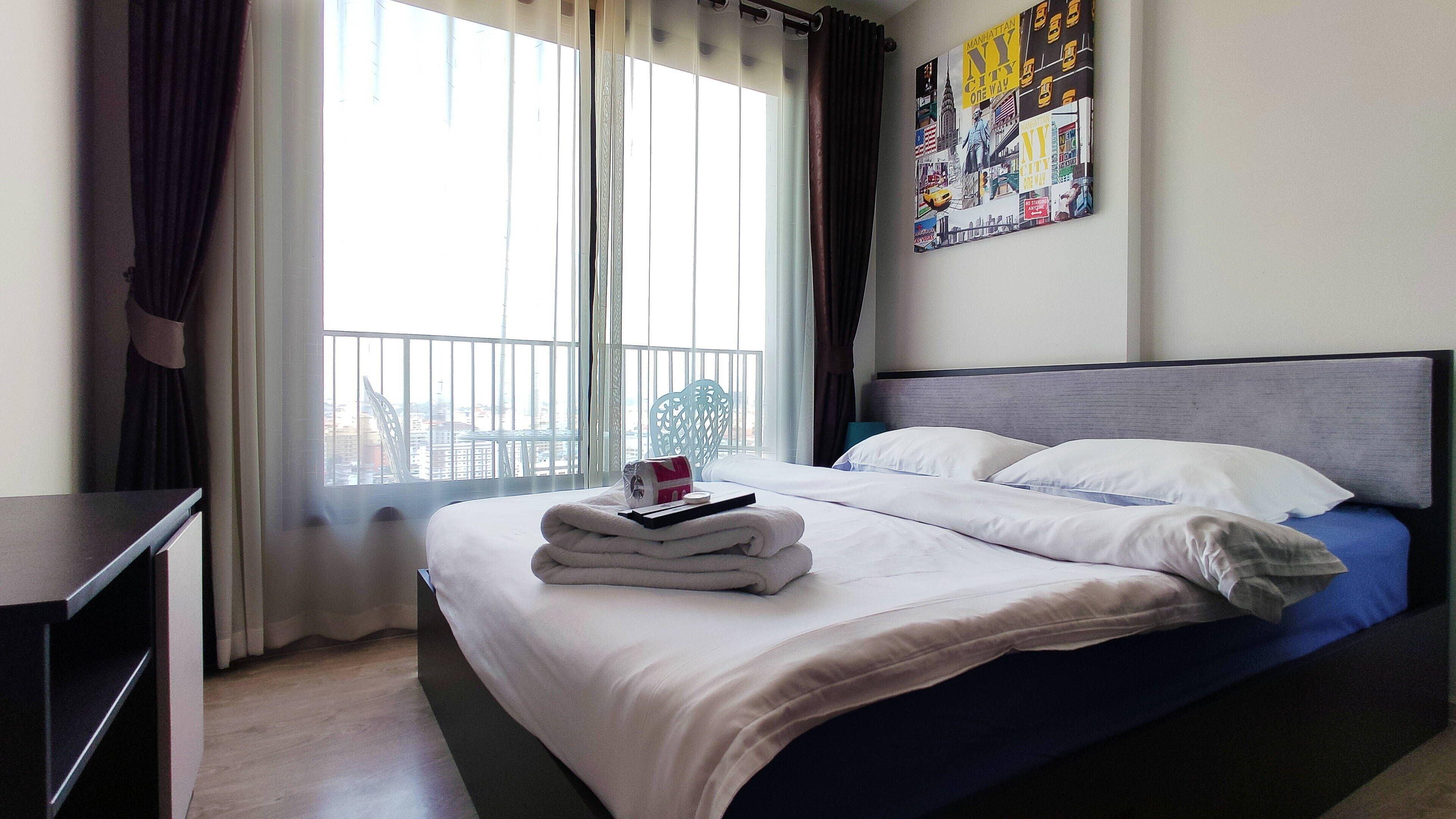 Many The Base Apartment *