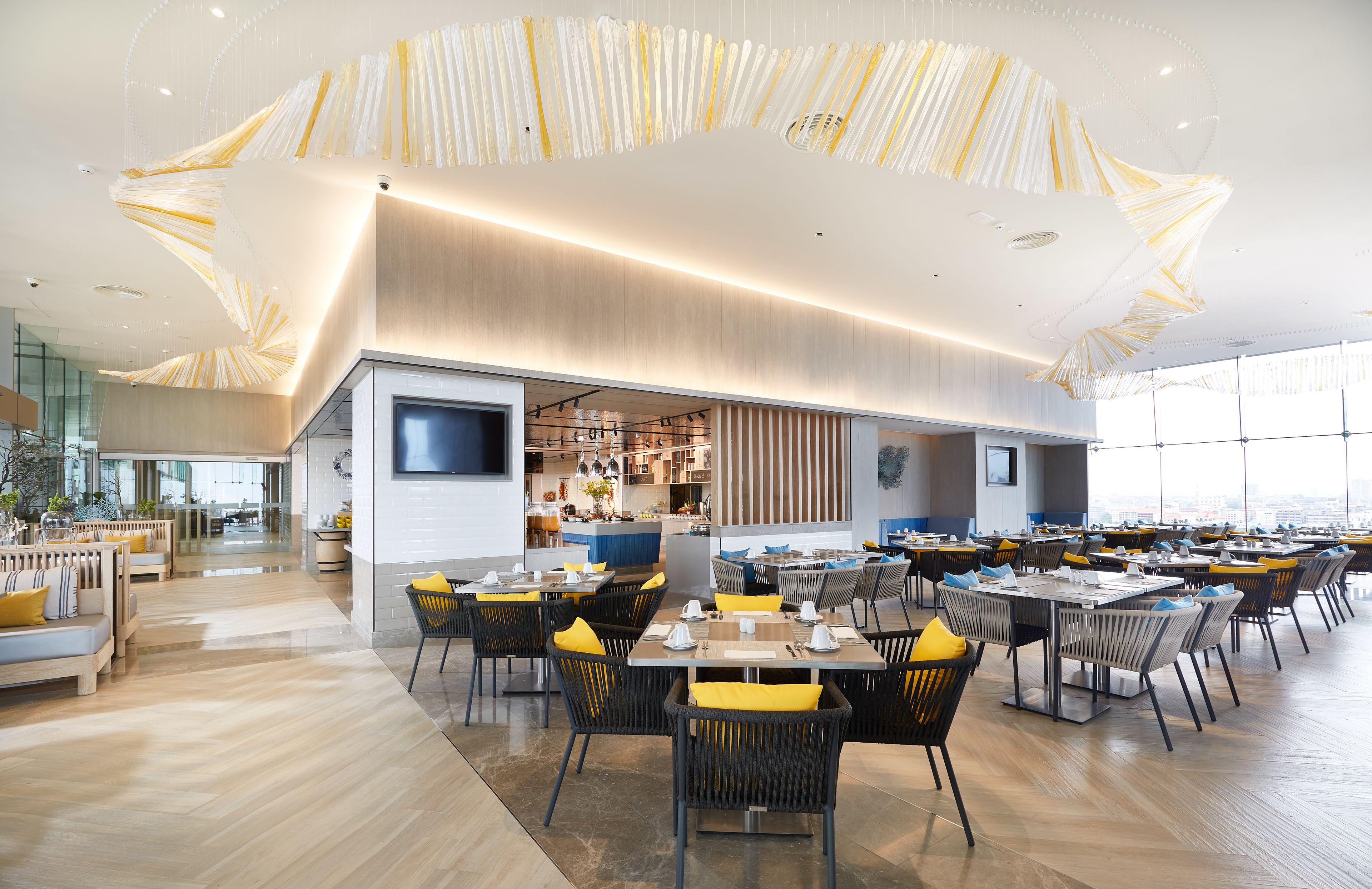 Grande Centre Point Hotel