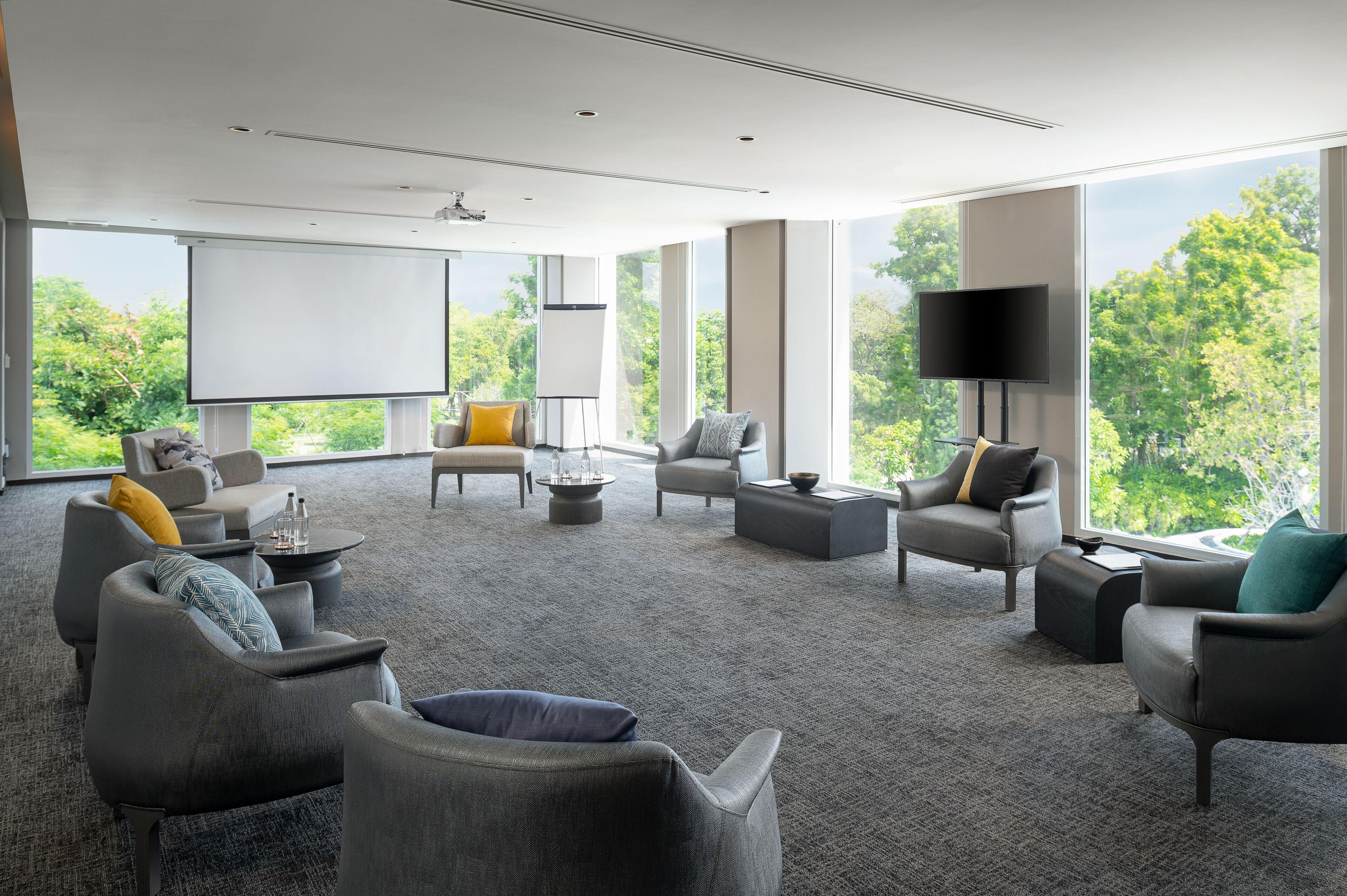 Cross Pratamnak Hotel Pattaya