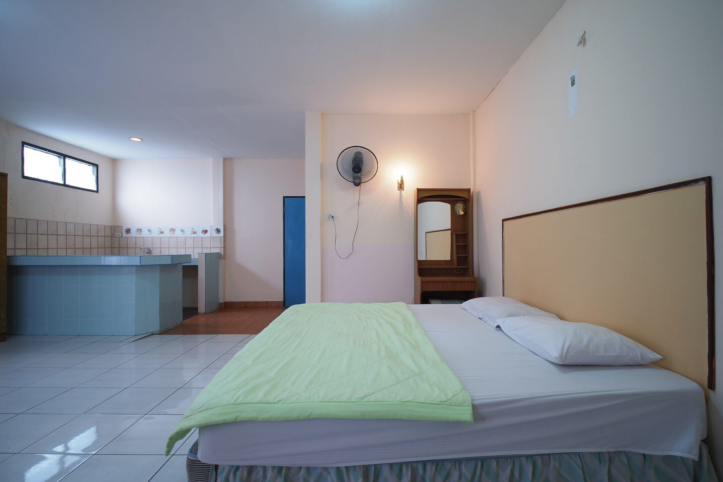 Hotel Oyo 1004 Naklua Mansion