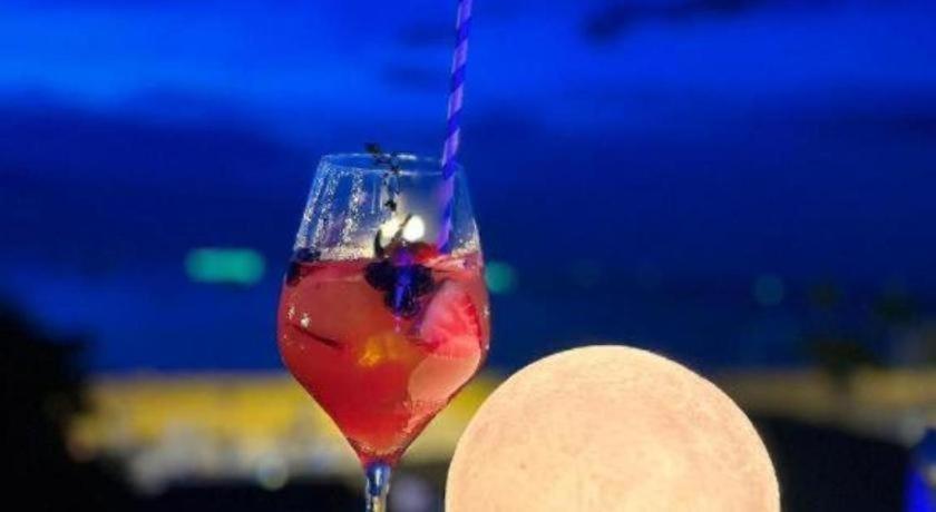 The Globe Hotel, Bar & Restaurant 3* Pattaya