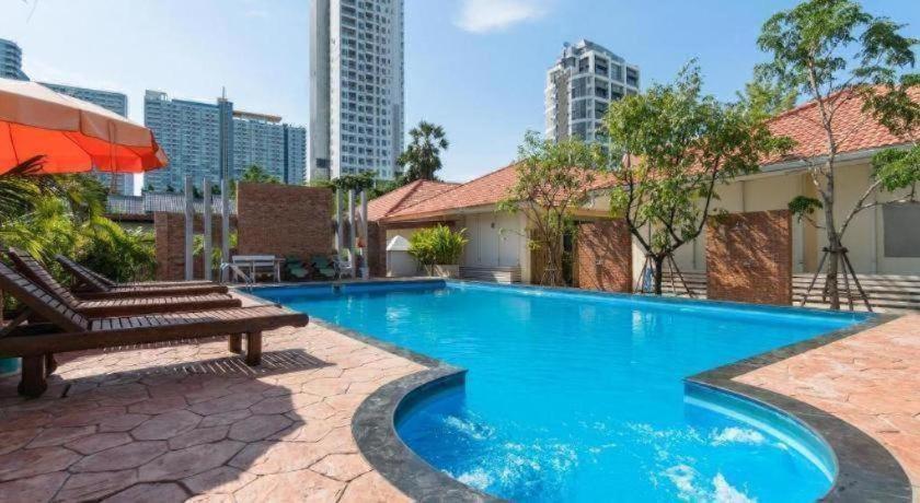 Lotusland 3* Pattaya