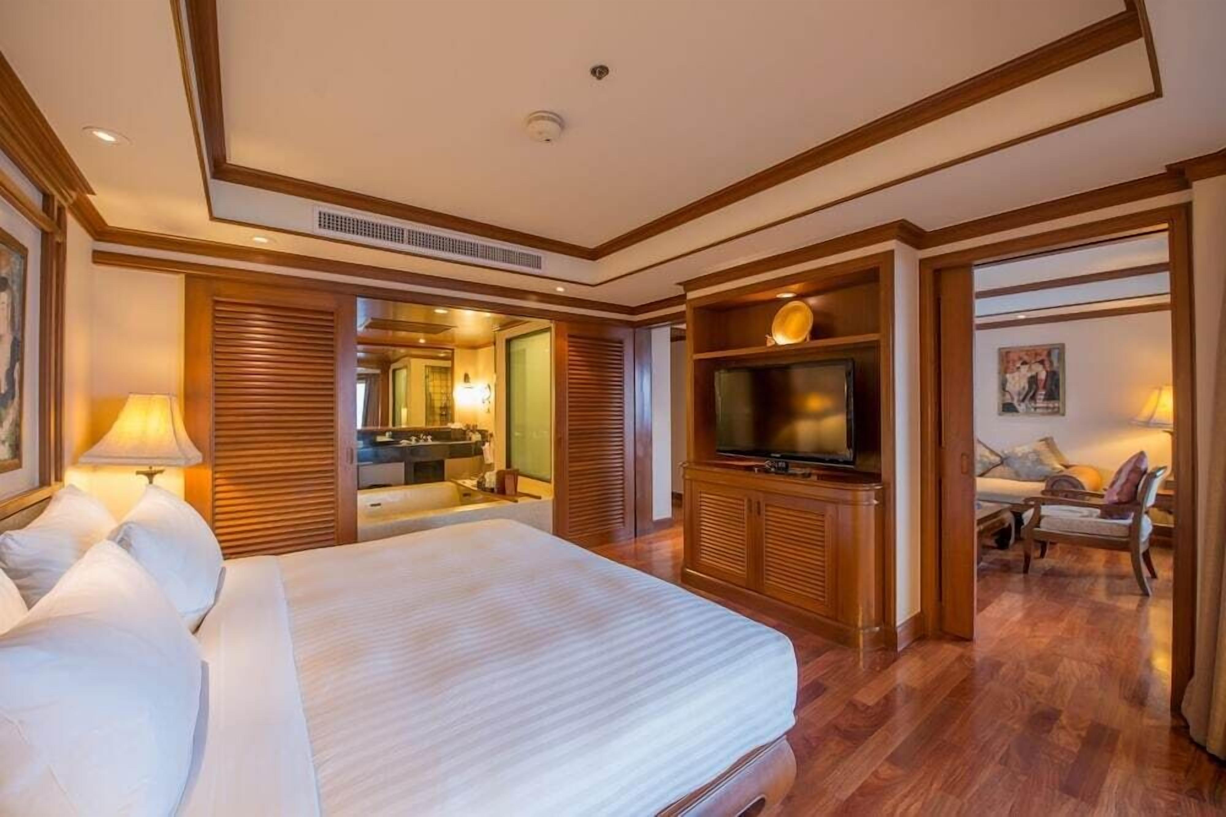 Avani Hotel 5*