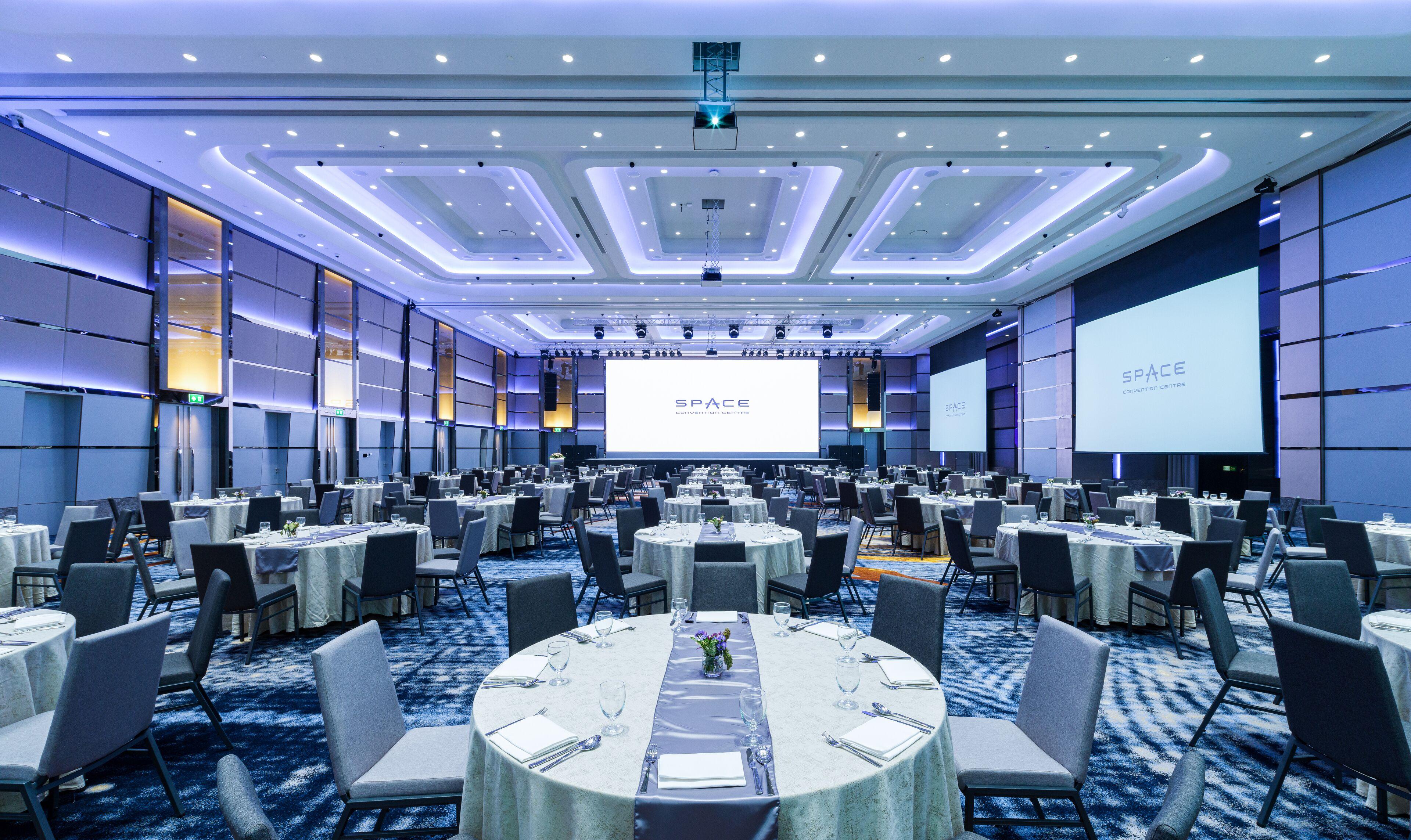 Grande Centre Point Space 5*