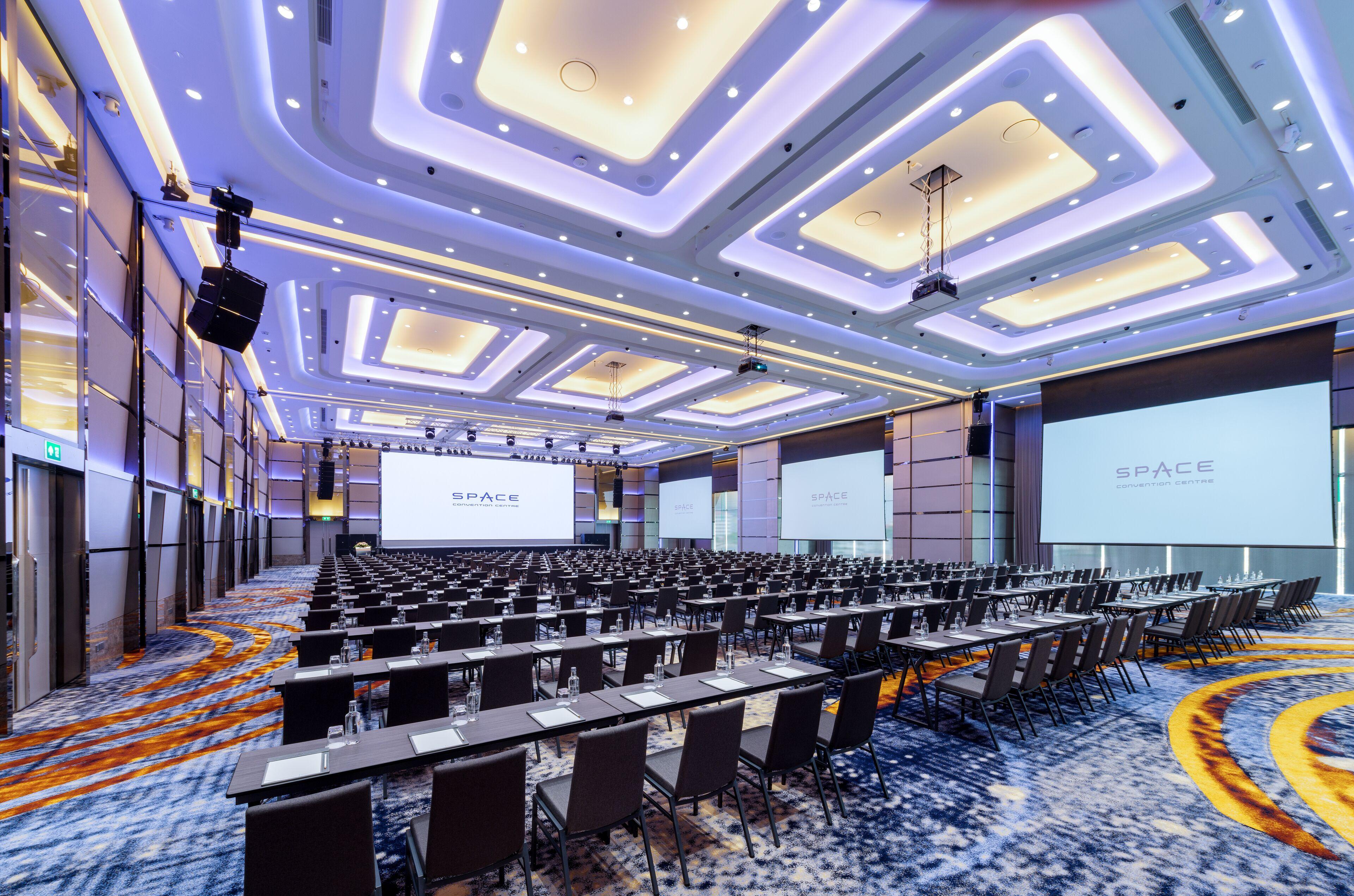 Grande Centre Point Space