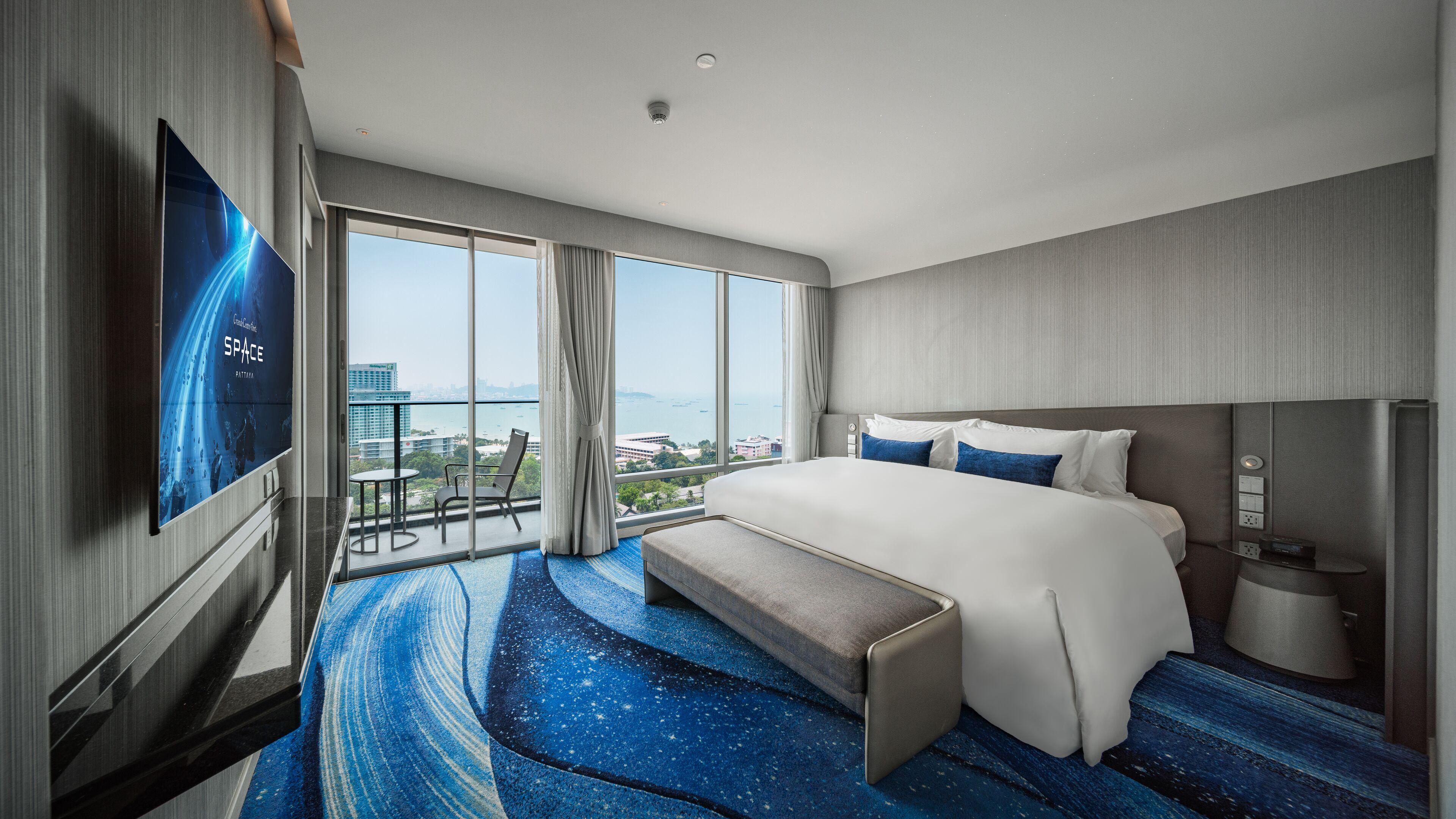 Grande Centre Point Space 5*