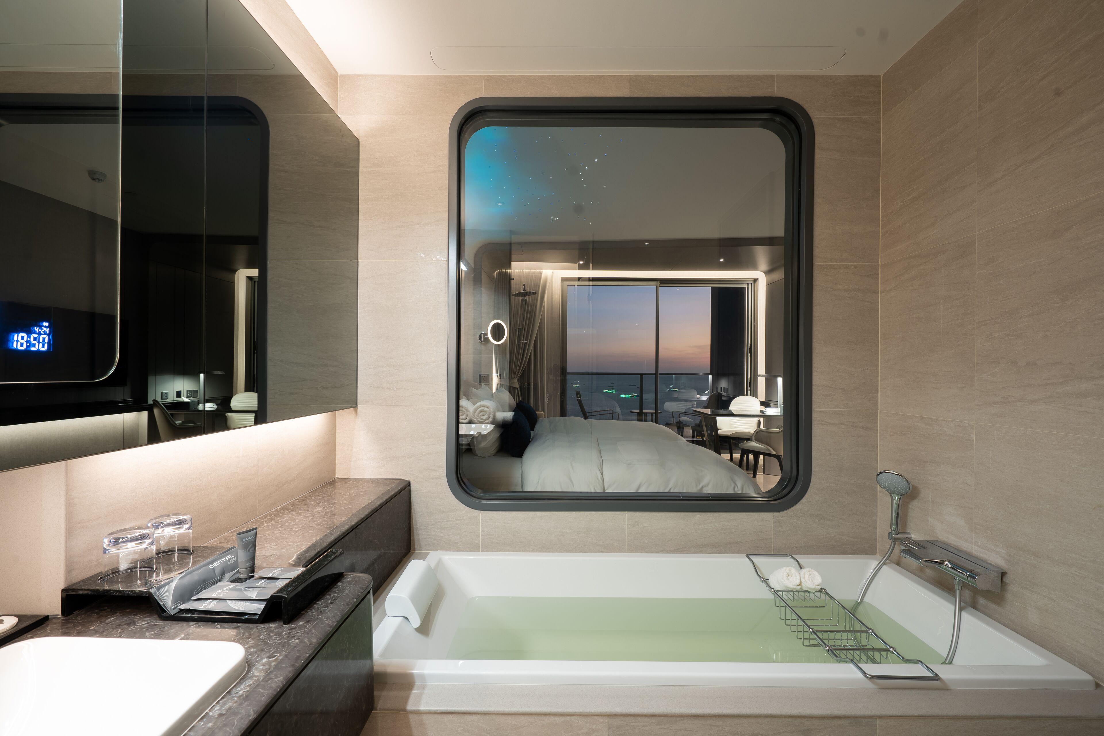 Grande Centre Point Space 5*