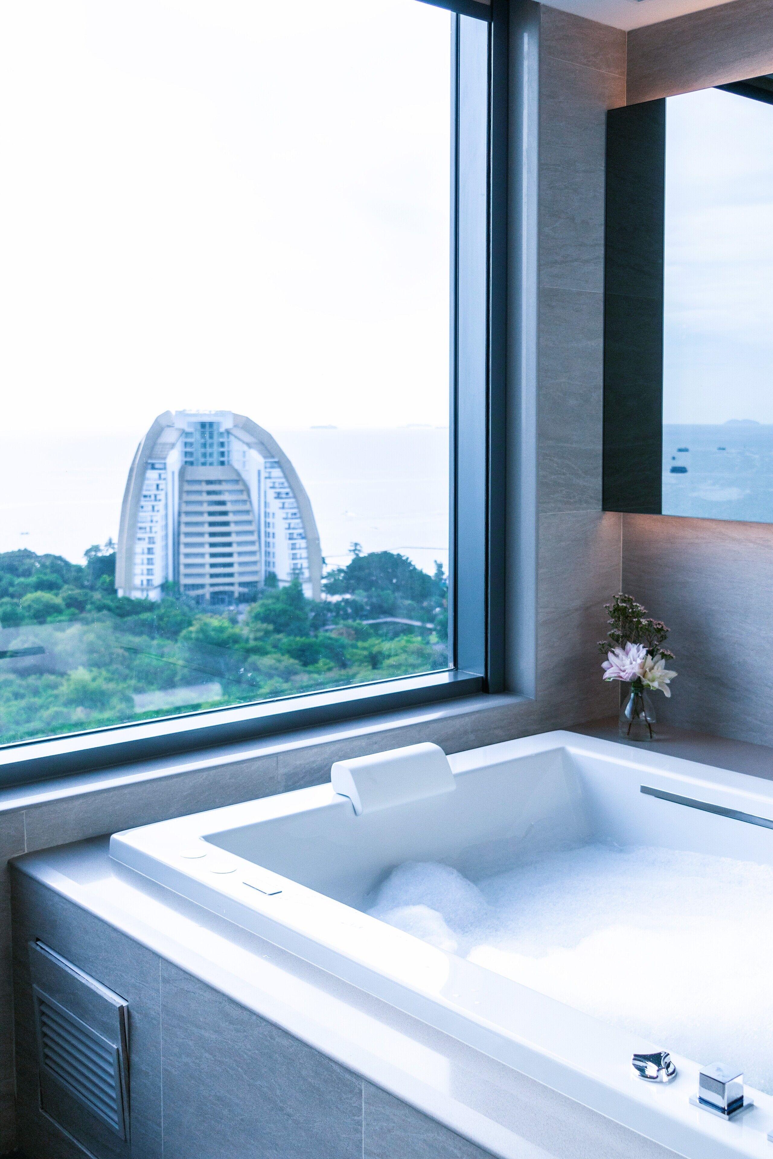 Grande Centre Point Space Hotel