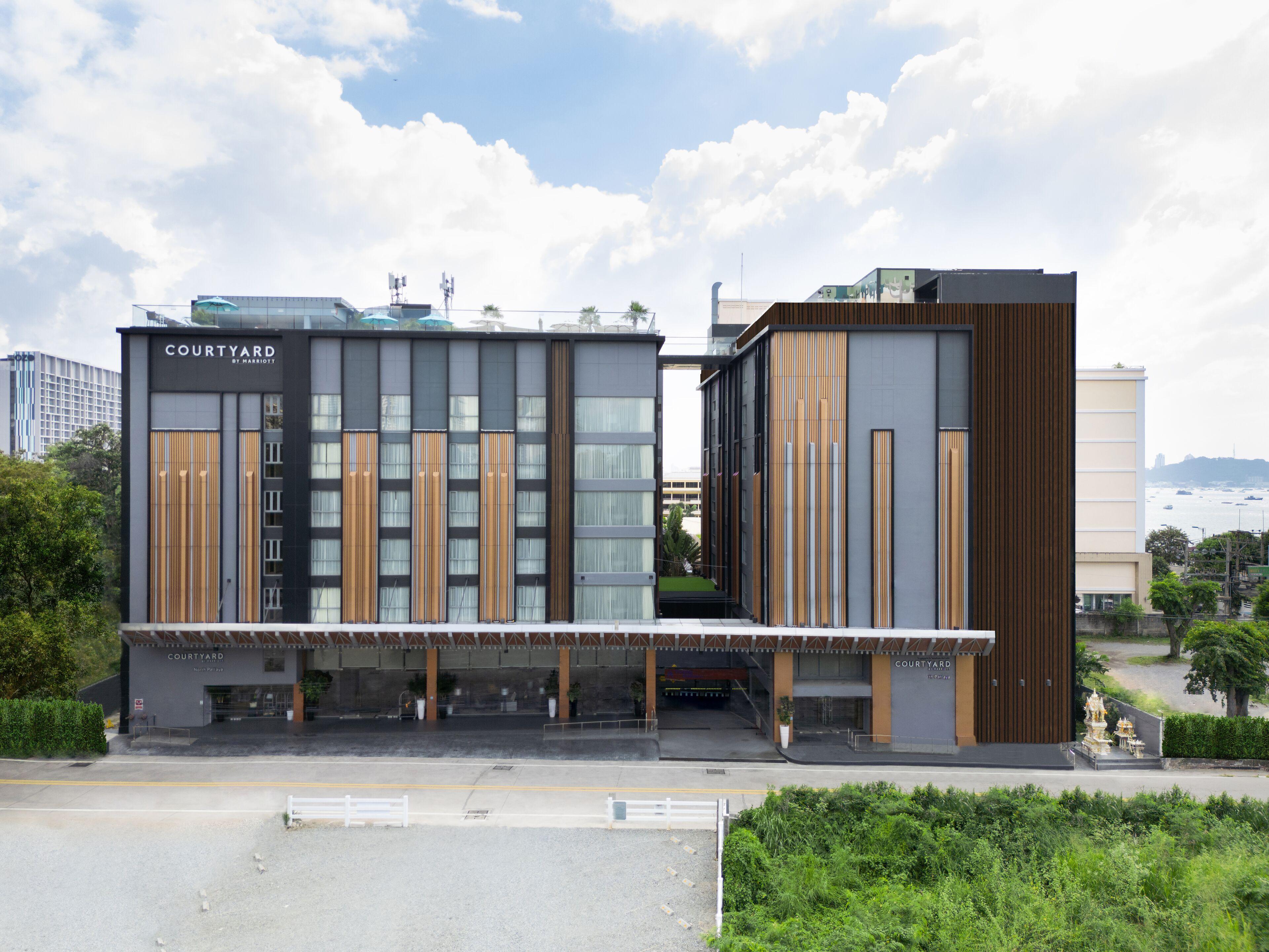 Courtyard By Marriott North Hotel