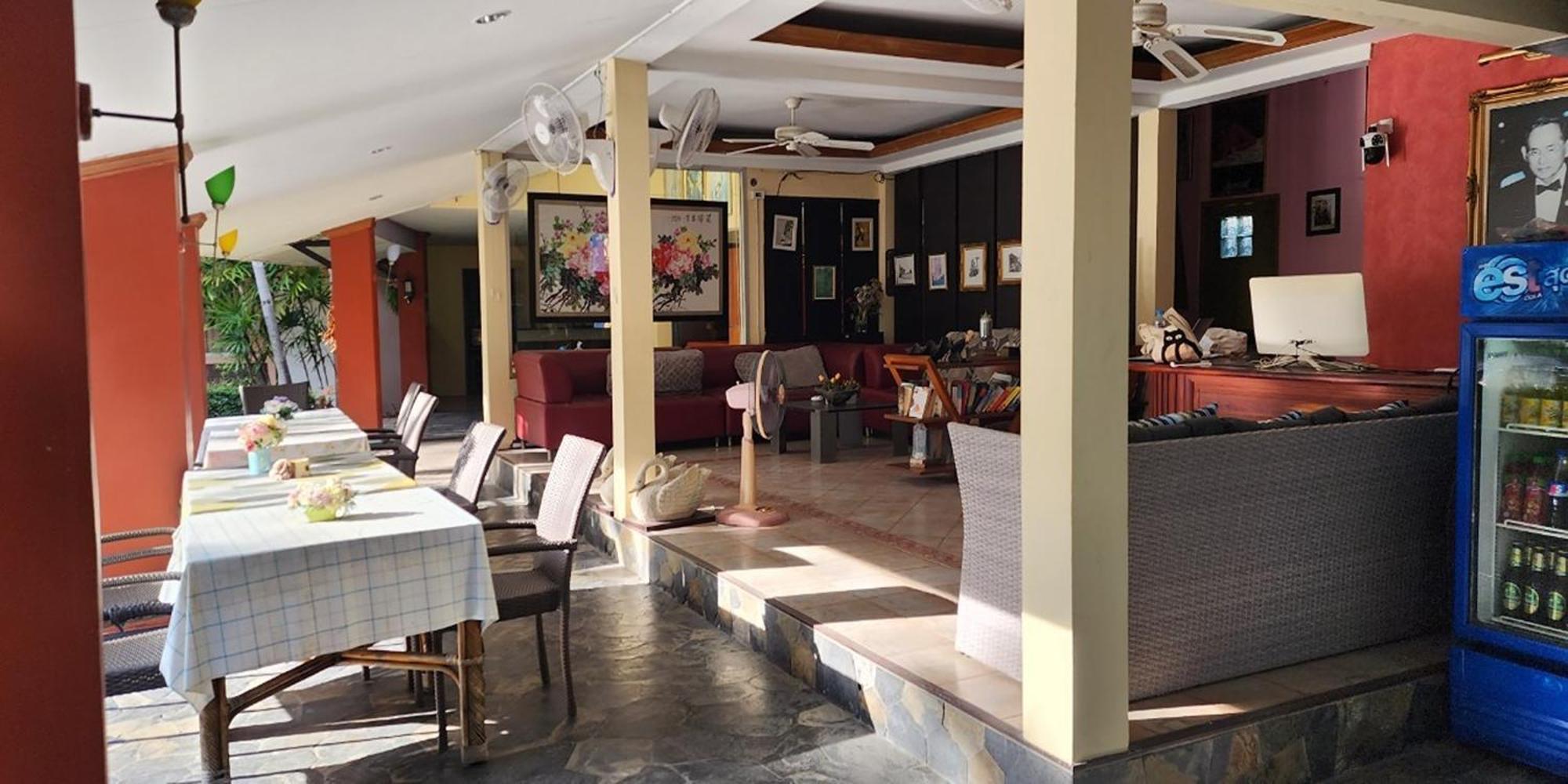 Hotel Safari Riviera Pattaya