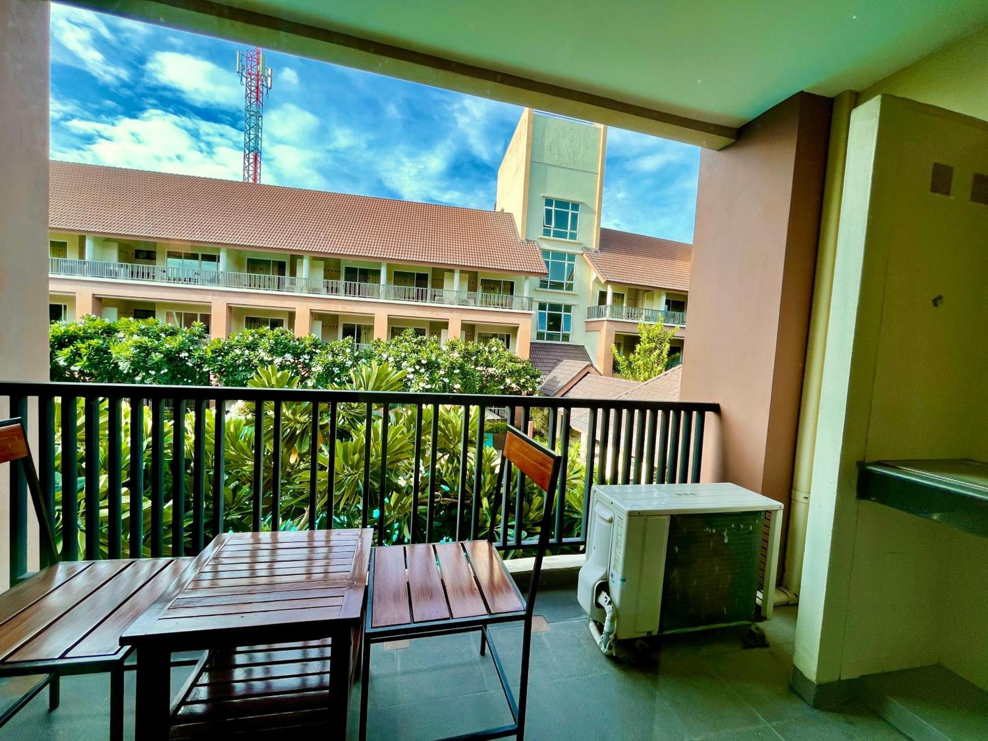 Authong Hotel 3*