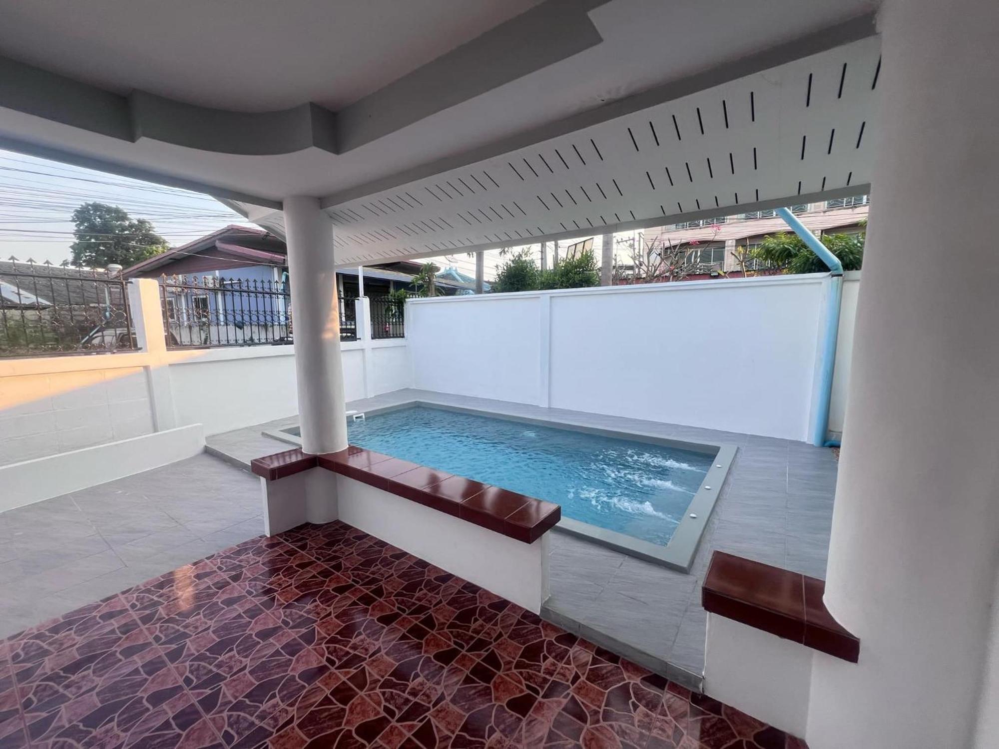Na Kluea Pool * Pattaya