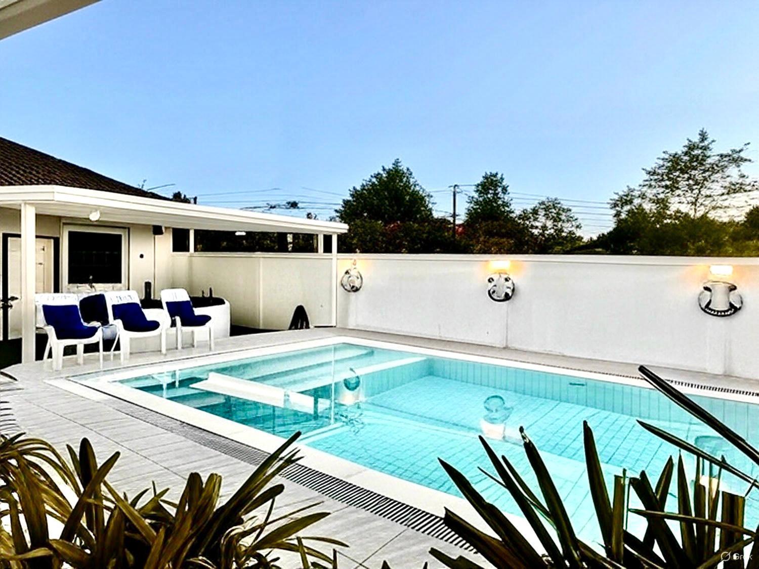 Luxury Near Center Villa Pattaya