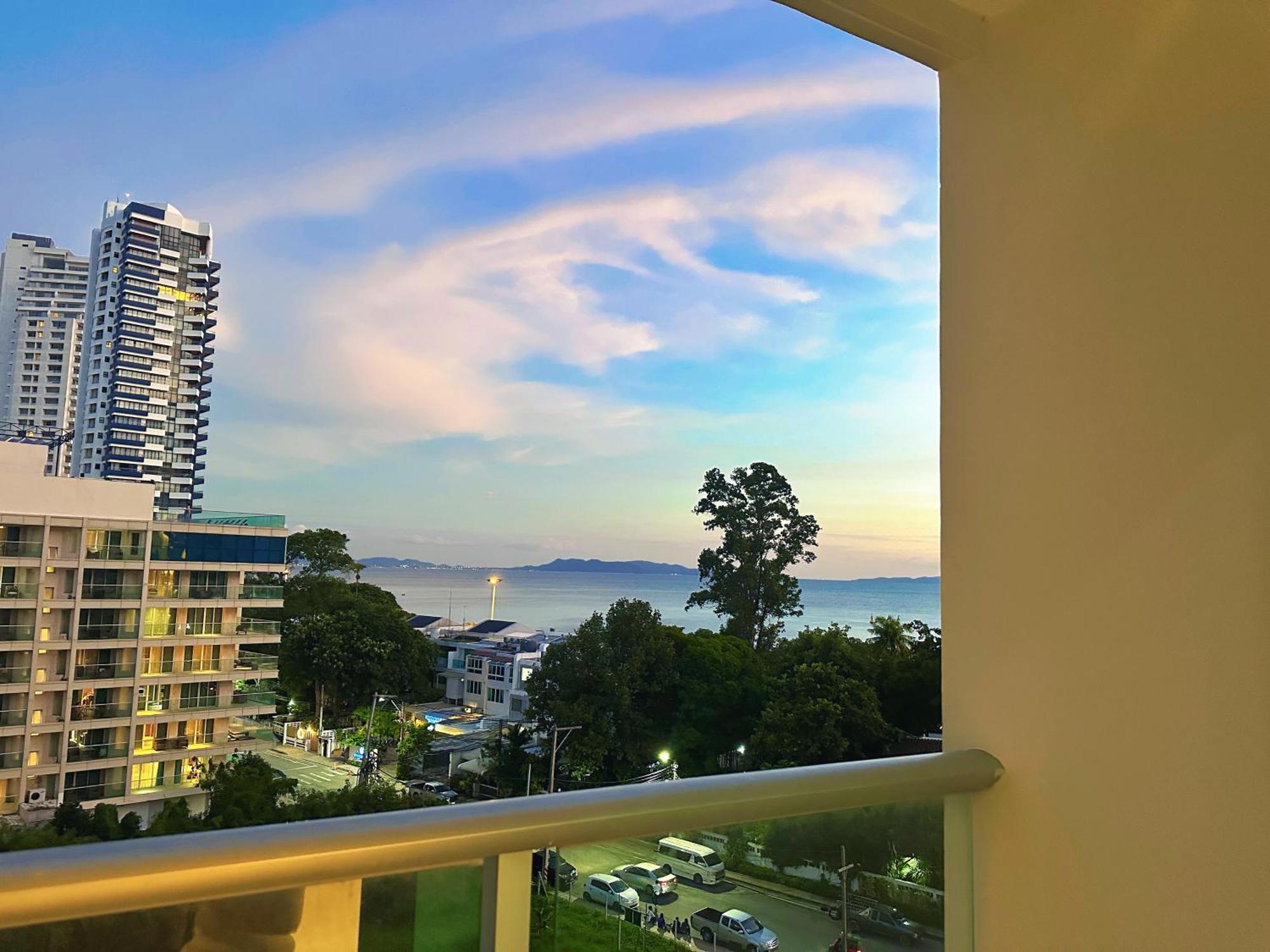 Sands Pattaya-seaview By The Apartment