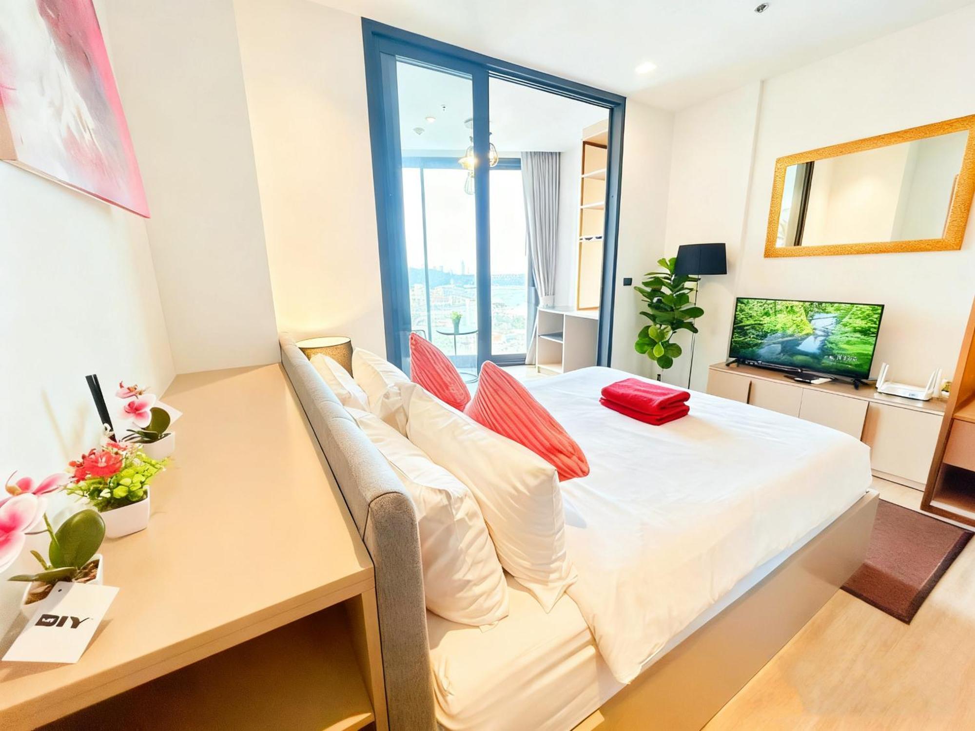 芭提雅市中心海滩公寓预定 高层海景房 海滩步行街 F25 Apartment