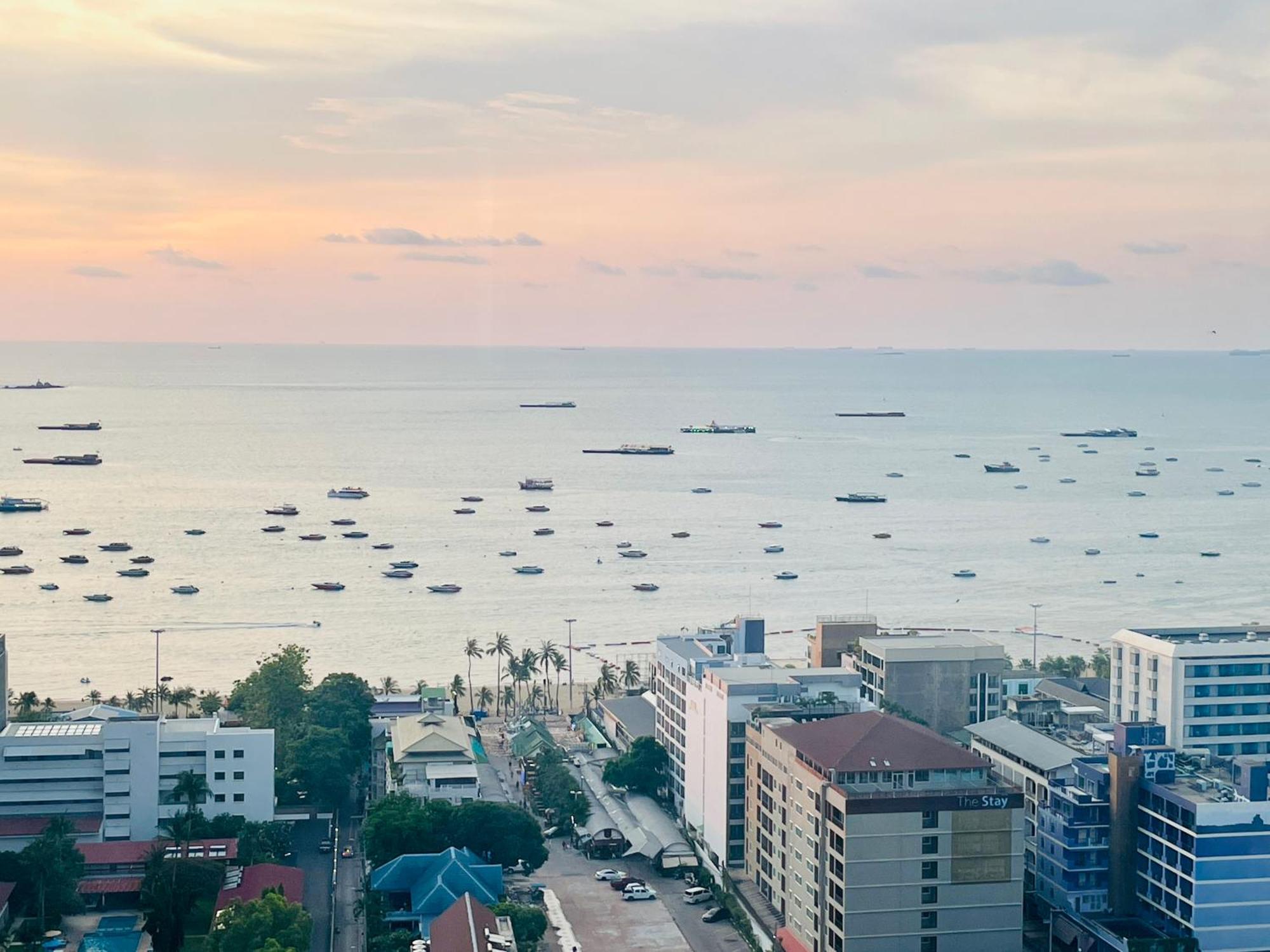 The Base 2 Bedroom 1 Bathroom Pattaya