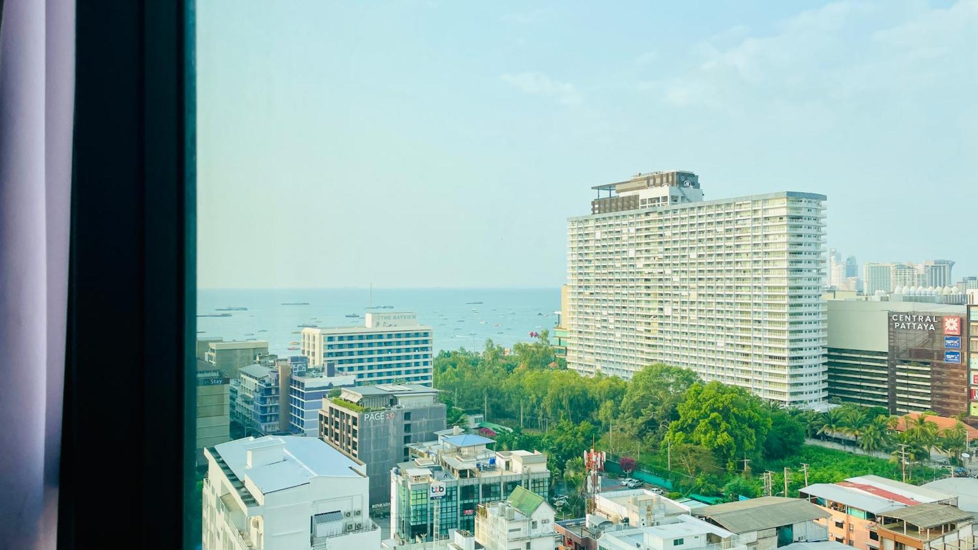 Apartment The Base 2 Bedroom 1 Bathroom Pattaya
