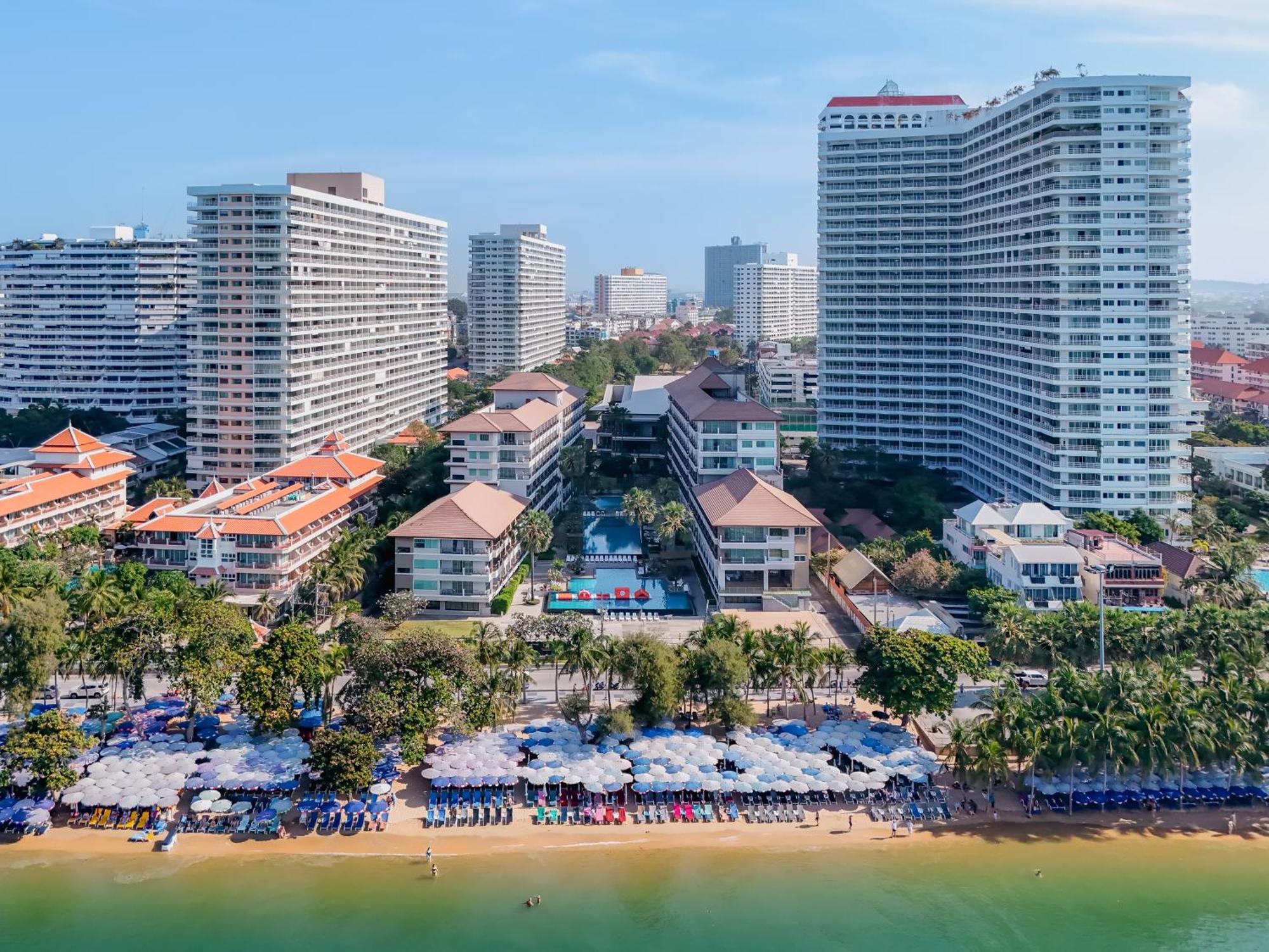 Hotel Welcome World Beachfront 4*