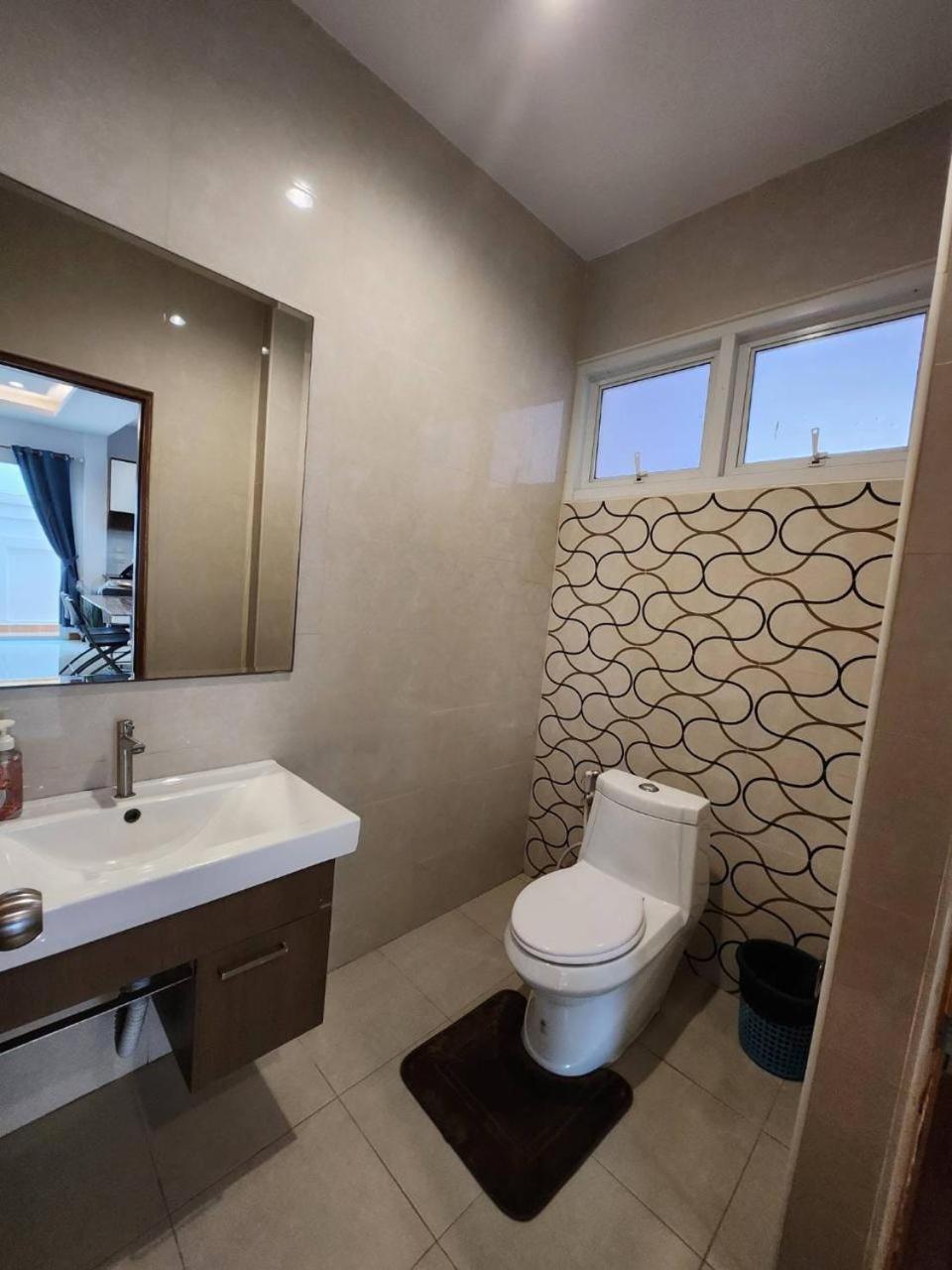 Ketki Luxury Pool Seaflare