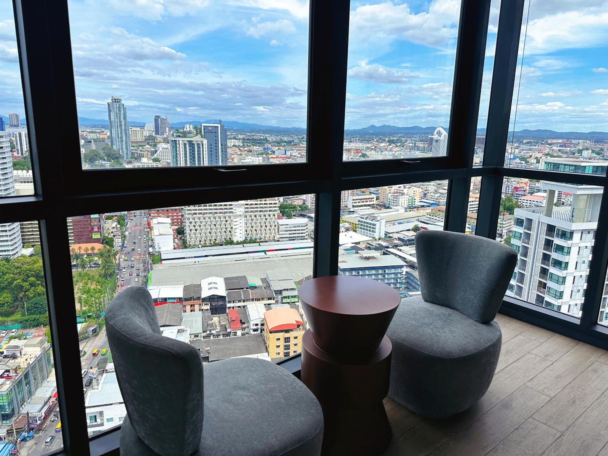 Edge Luxury Apartment *