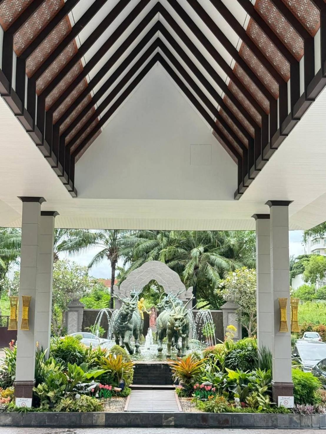 Garden Cliff And Resort Pattaya