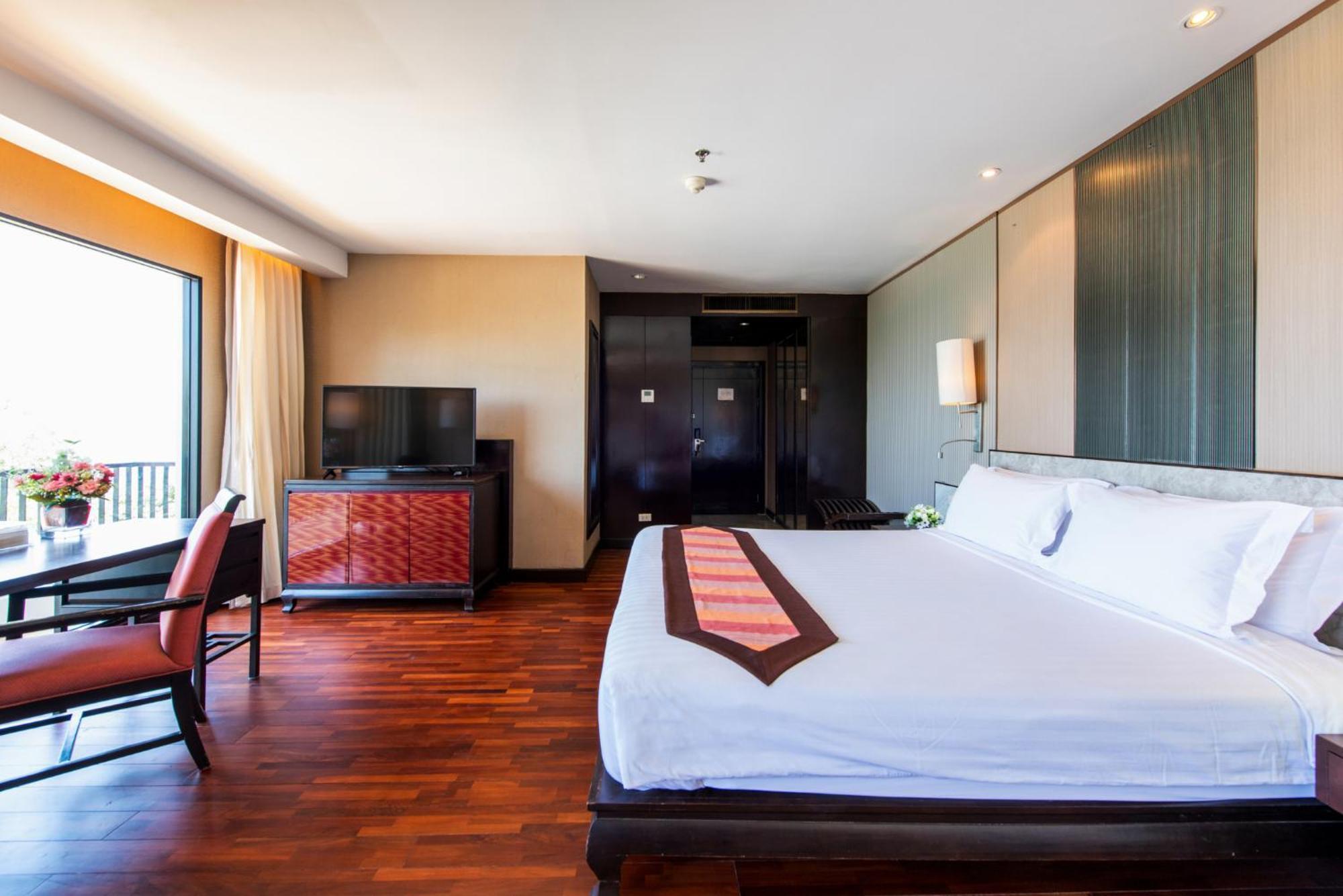 Garden Cliff And 5* Pattaya