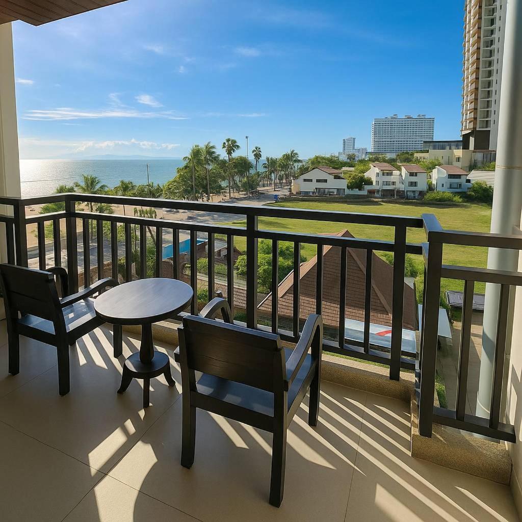 Royal Thai Pavilion Jomtien Hotel 4*