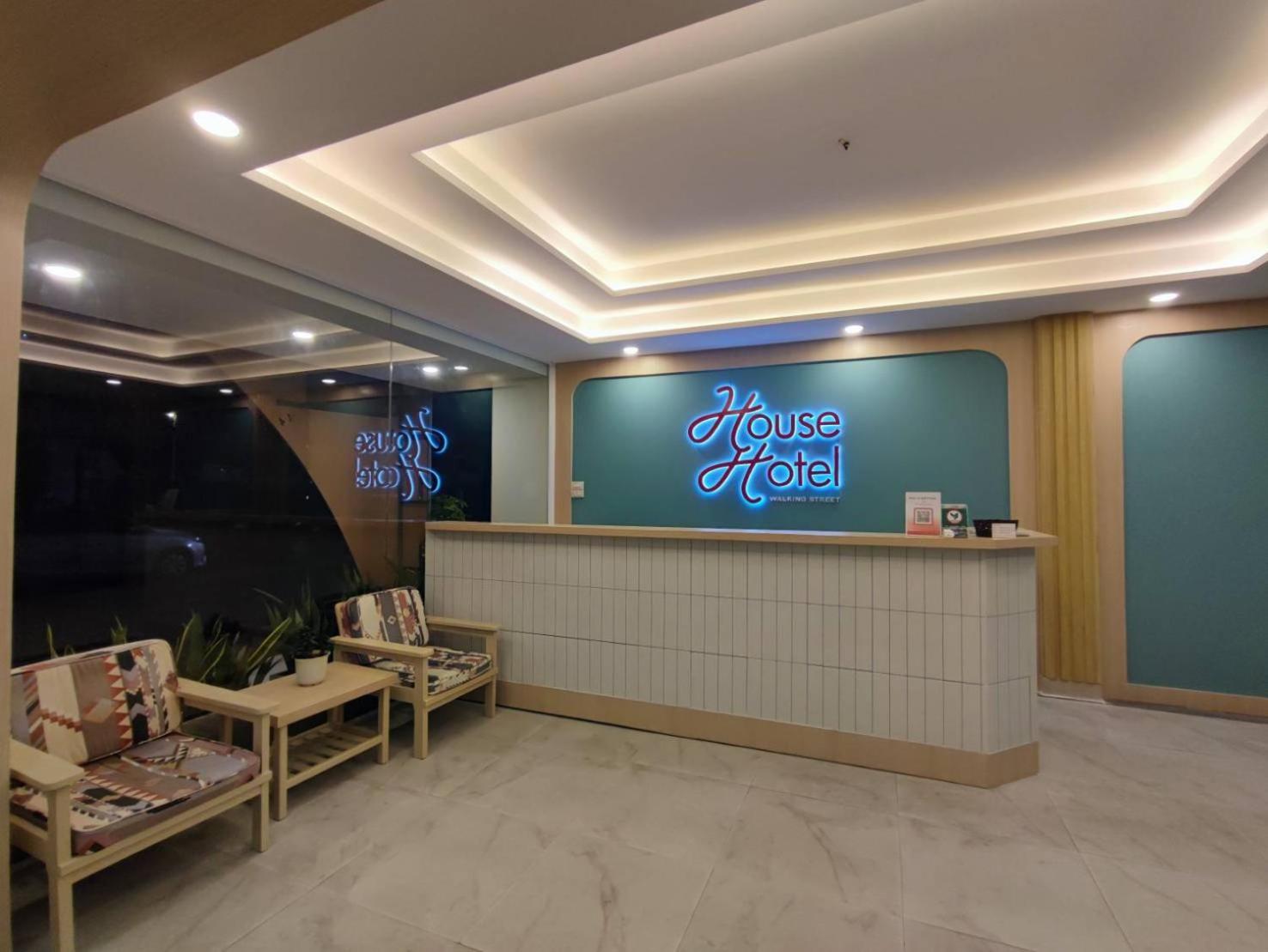 House Hotel Walking Street Pattaya 3*