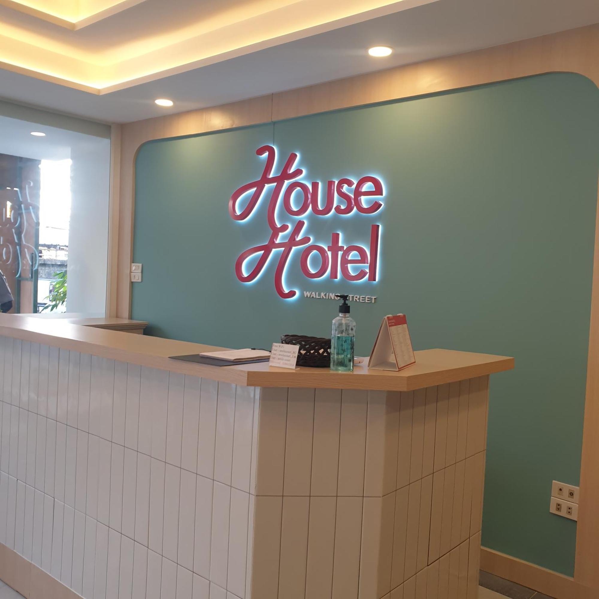 House Hotel Walking Street Pattaya 3*