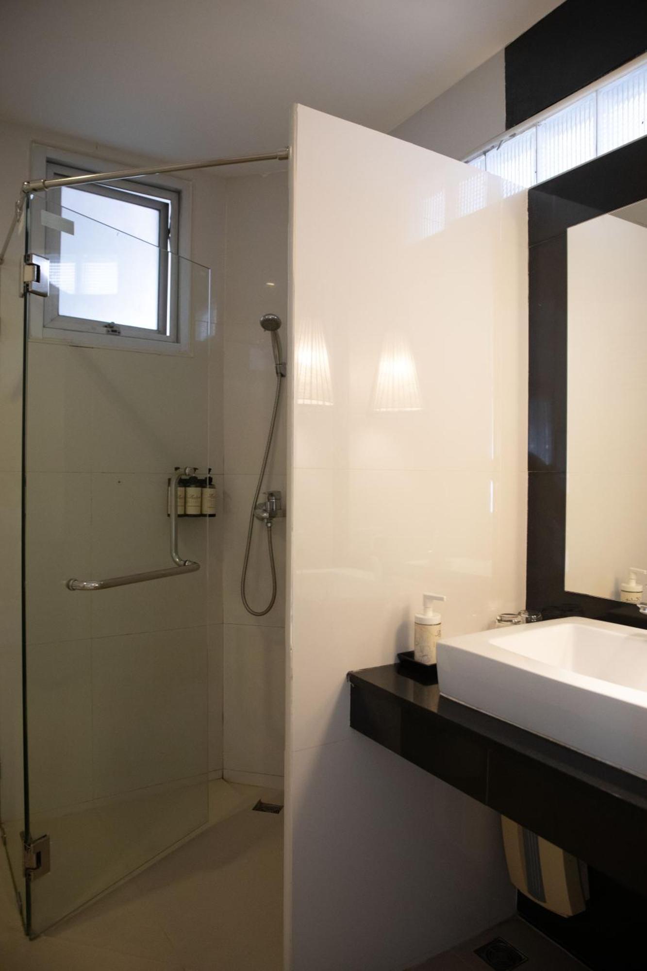 The Leela & Hotel 4*