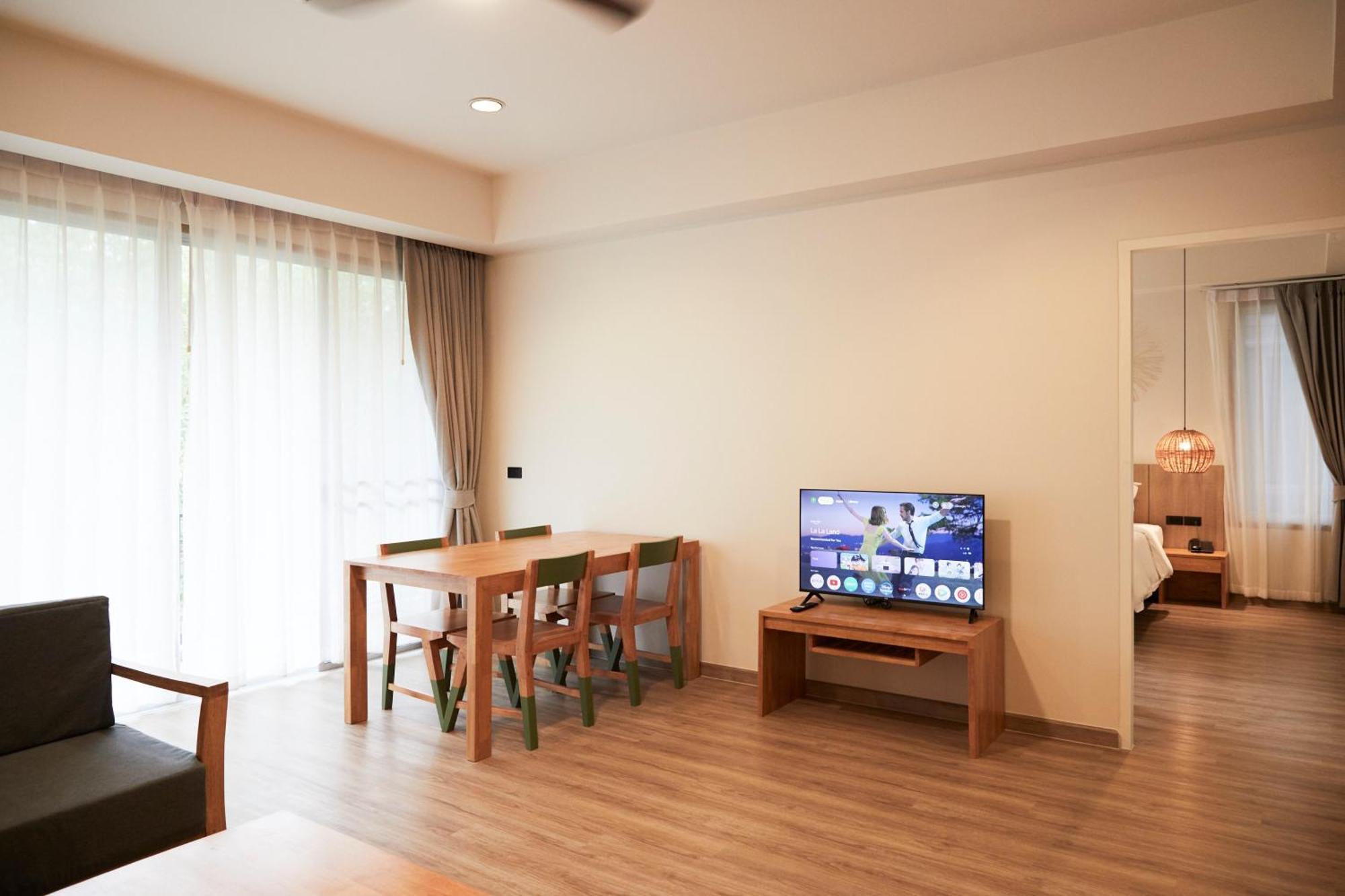 The Leela & 4* Pattaya