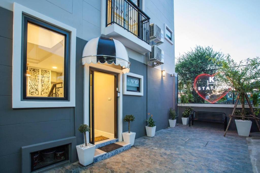 K Station Hotel
