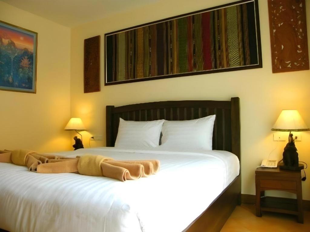 Hotel Red Balcony Pattaya