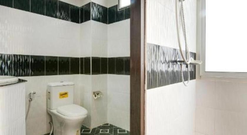 Oyo 549 Maesri Hotel 2*