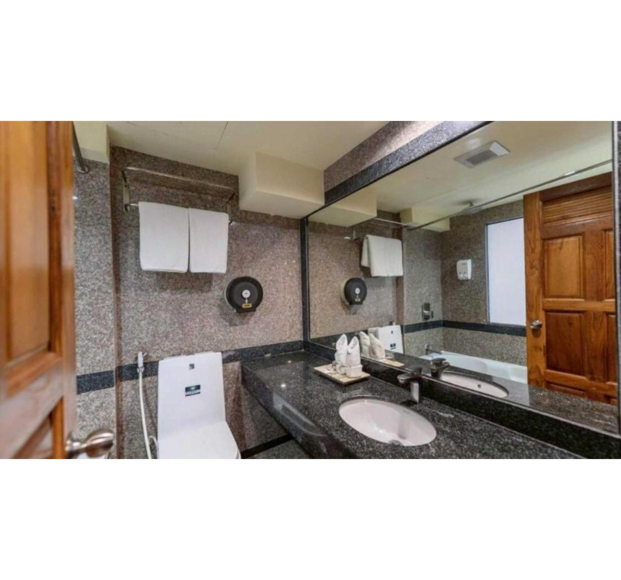 Palette Walking Street Hotel