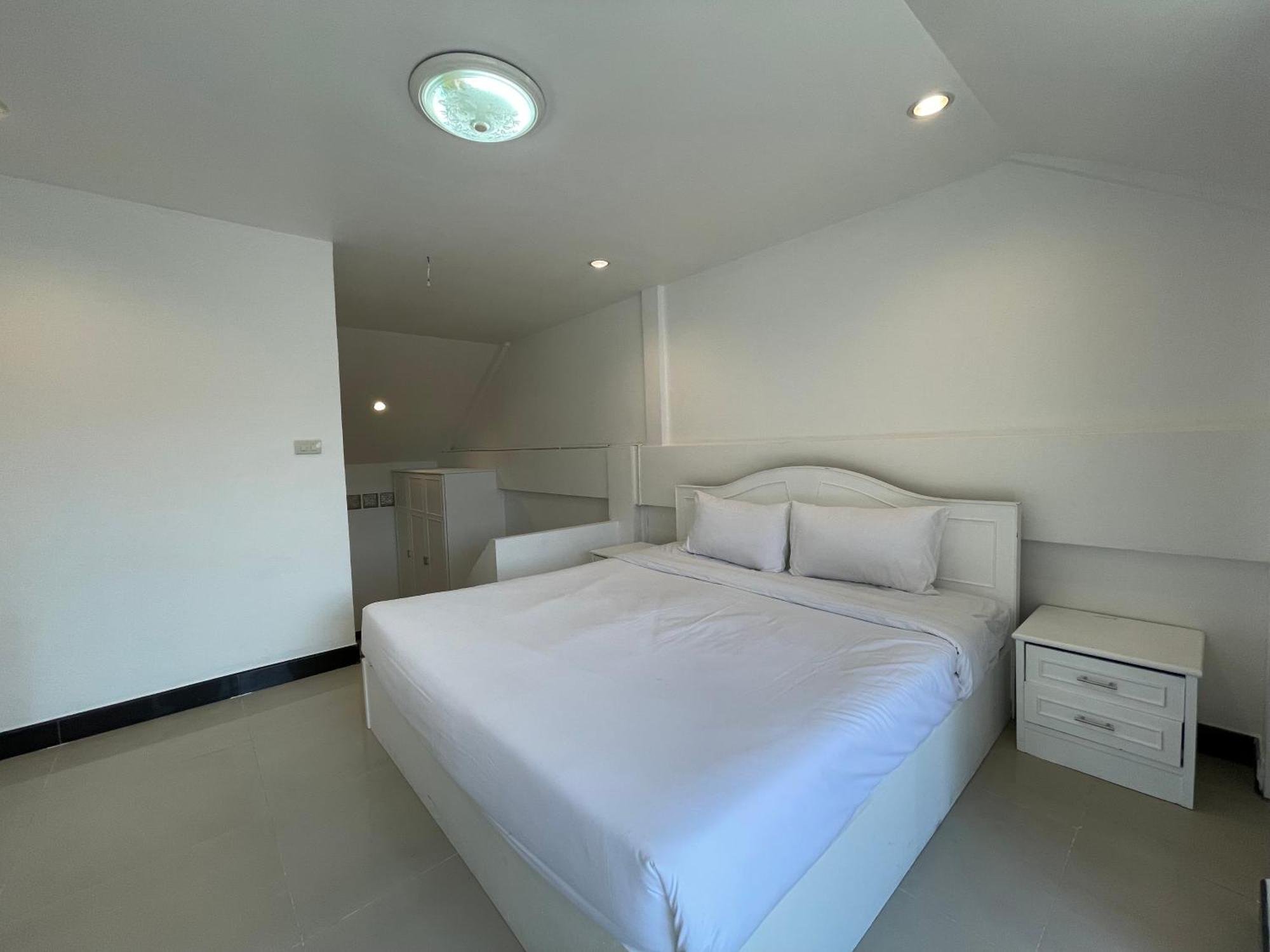 Arawana Express North Hotel Pattaya