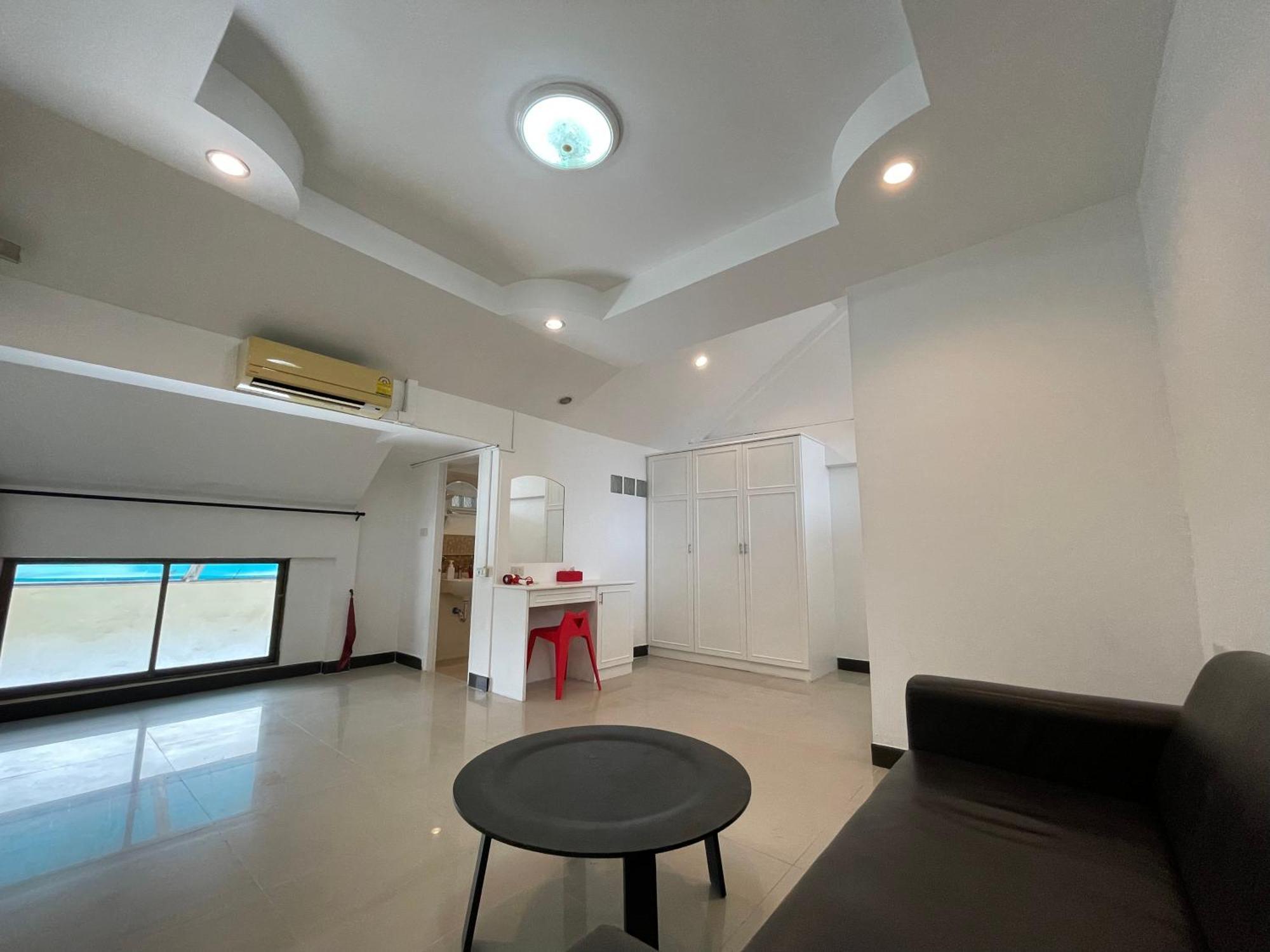 Arawana Express North Hotel 3*