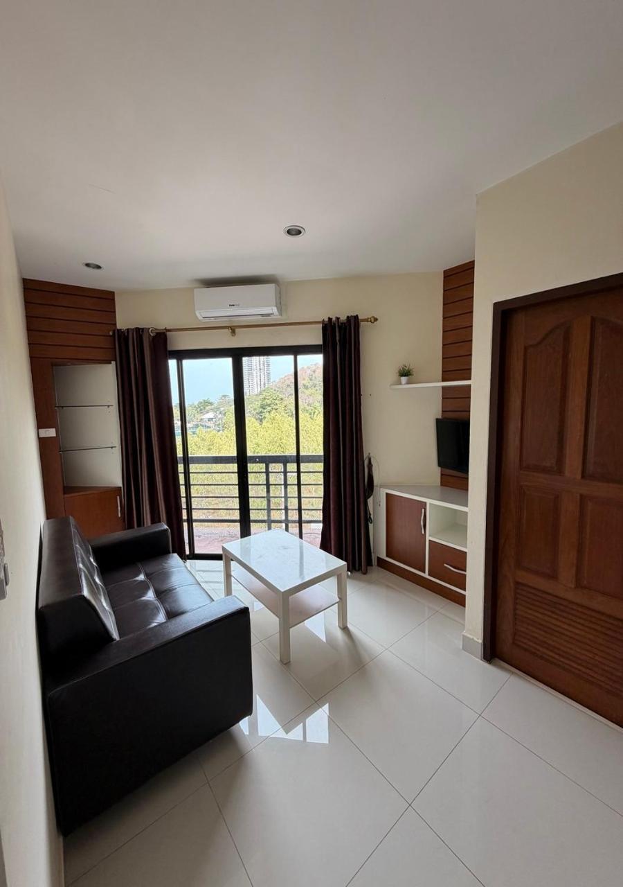 อพาร์ทเม้น Phratamnak Grand - Cozy Pattaya