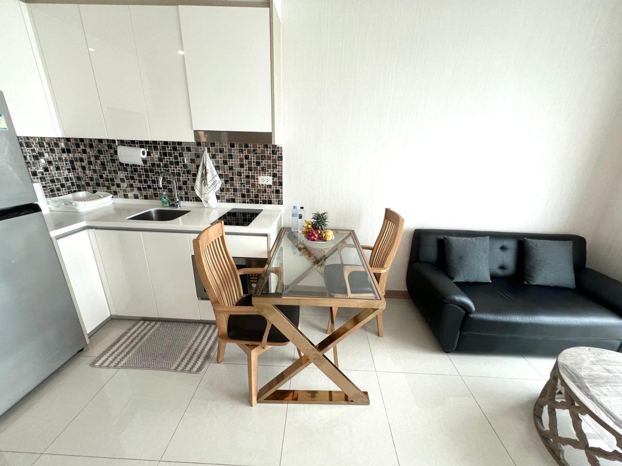 R I V I E R A L Luxury L Guest Friendly L Jomtien * Pattaya