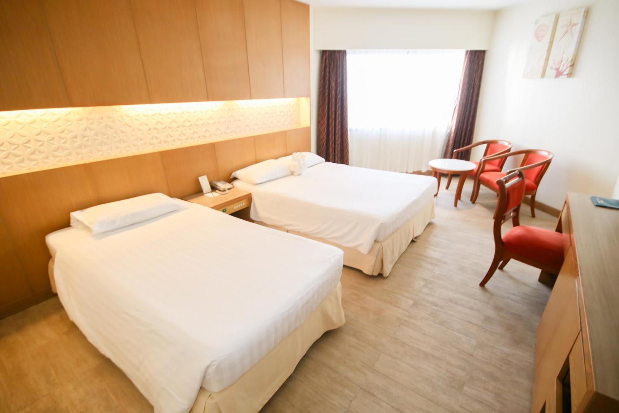 Jomtien Palm Beach Hotel & Resort - Family-Friendly Hotel Pattaya