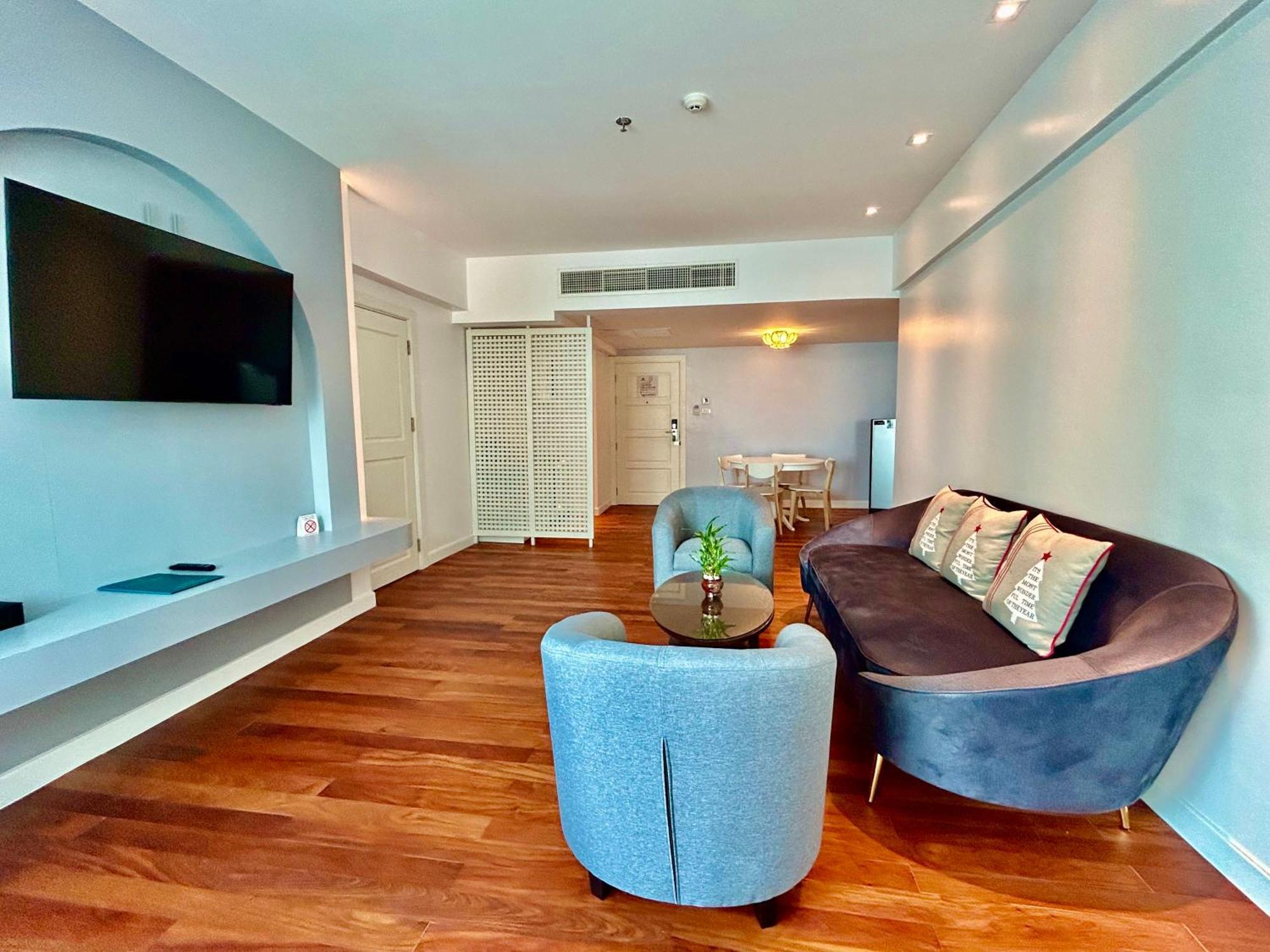 Jomtien Palm Beach Hotel & Resort - Family-Friendly Hotel 4*