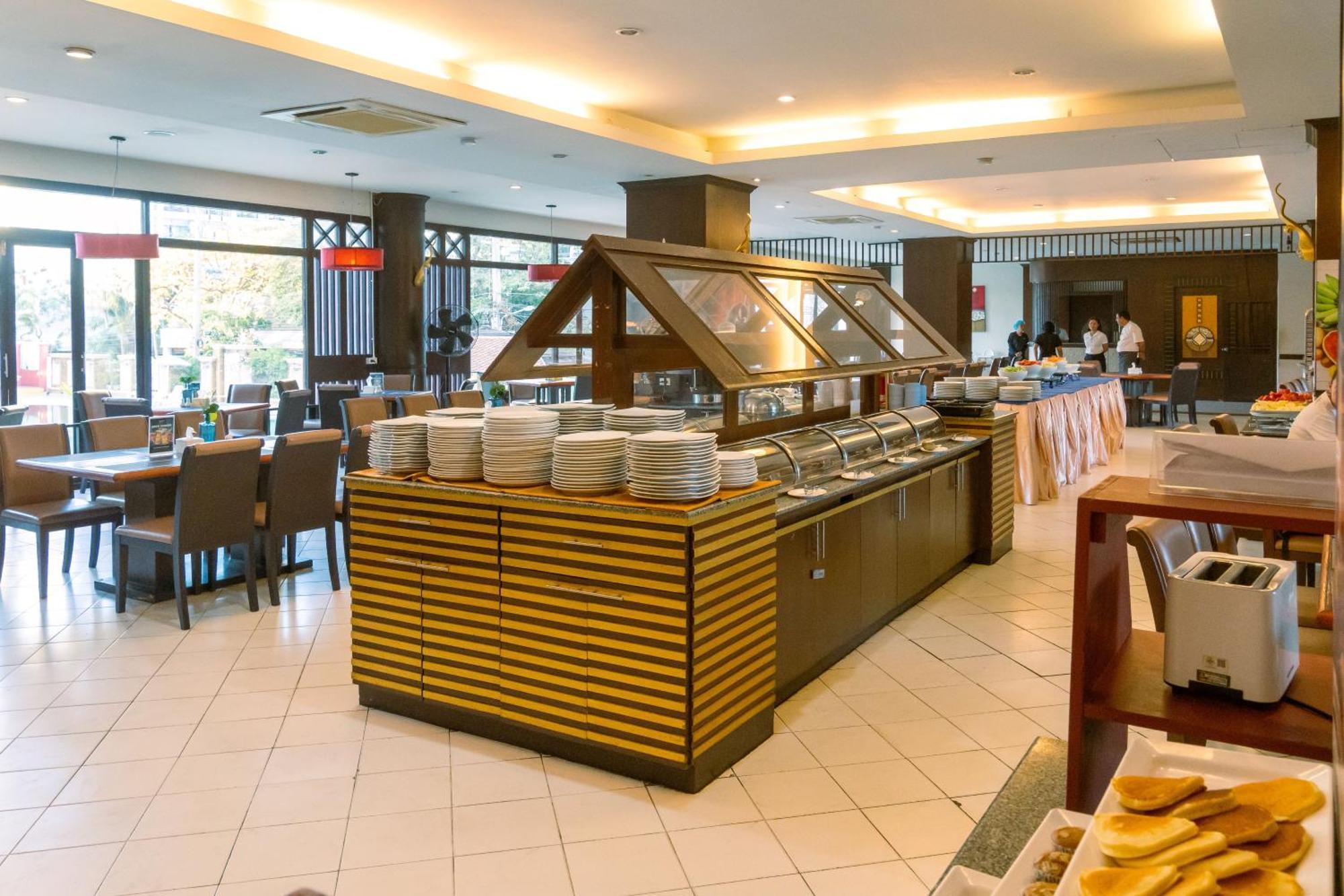 Mountain & Convention Center 4* Pattaya