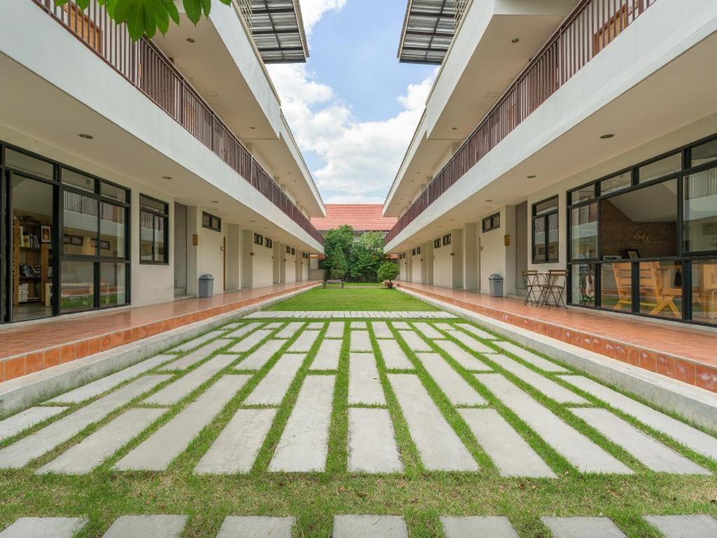 Hotel Yellow Moon Pattaya