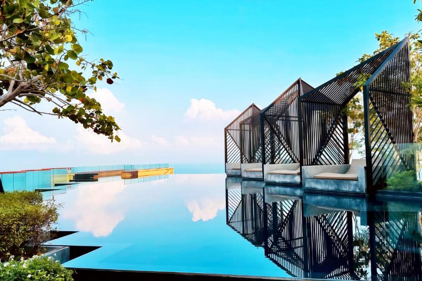 Apartment Luxury Edge Seaview Pattaya