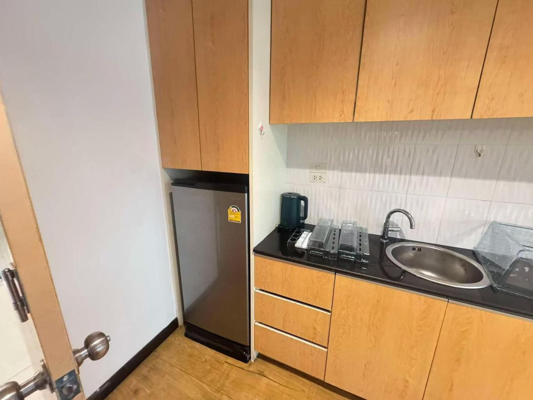 Villa 芭提雅市中心五卧六卫带ktv民宿hw *