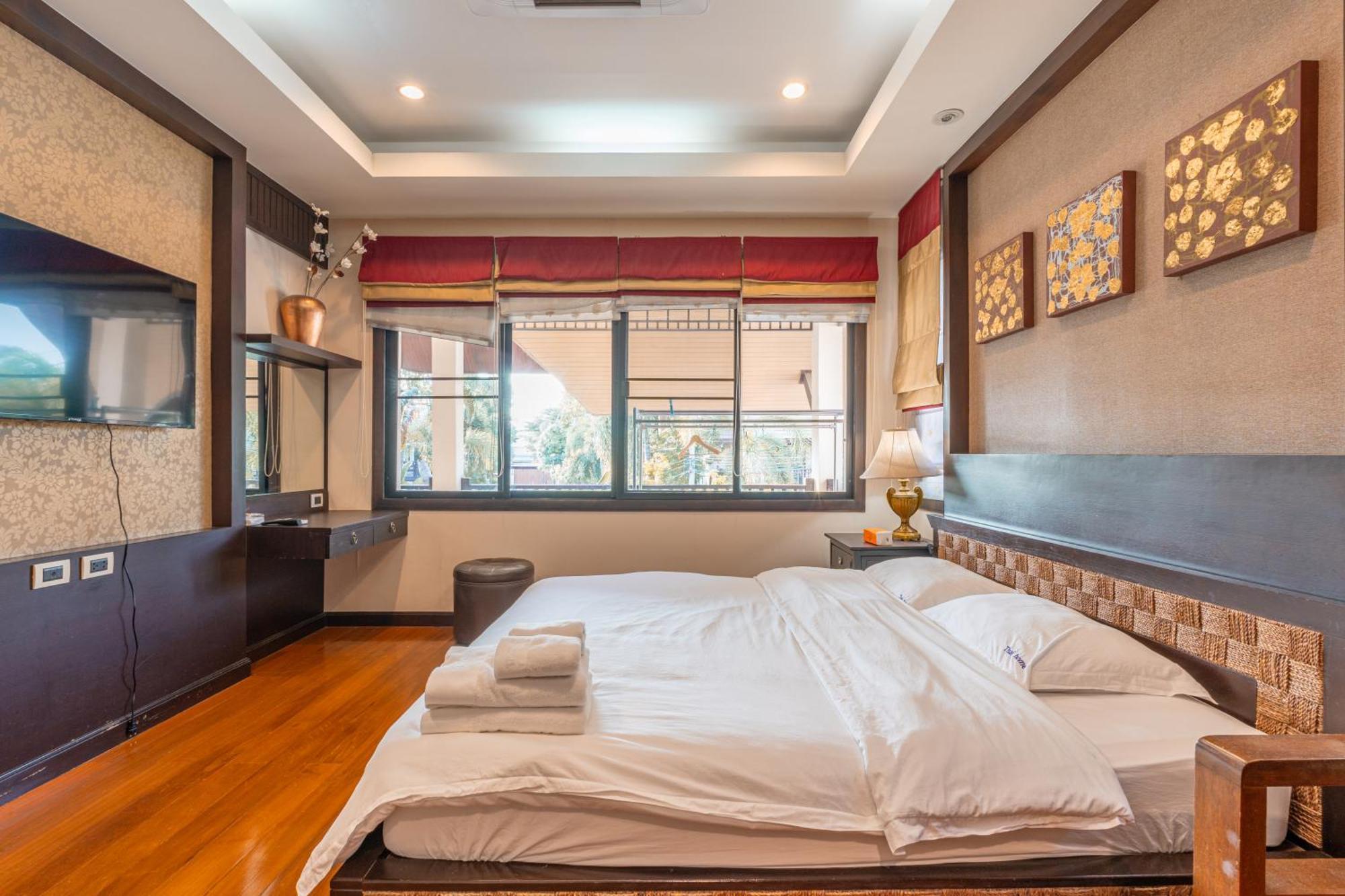 Villa 芭提雅近好莱坞45号三卧别墅 Pattaya