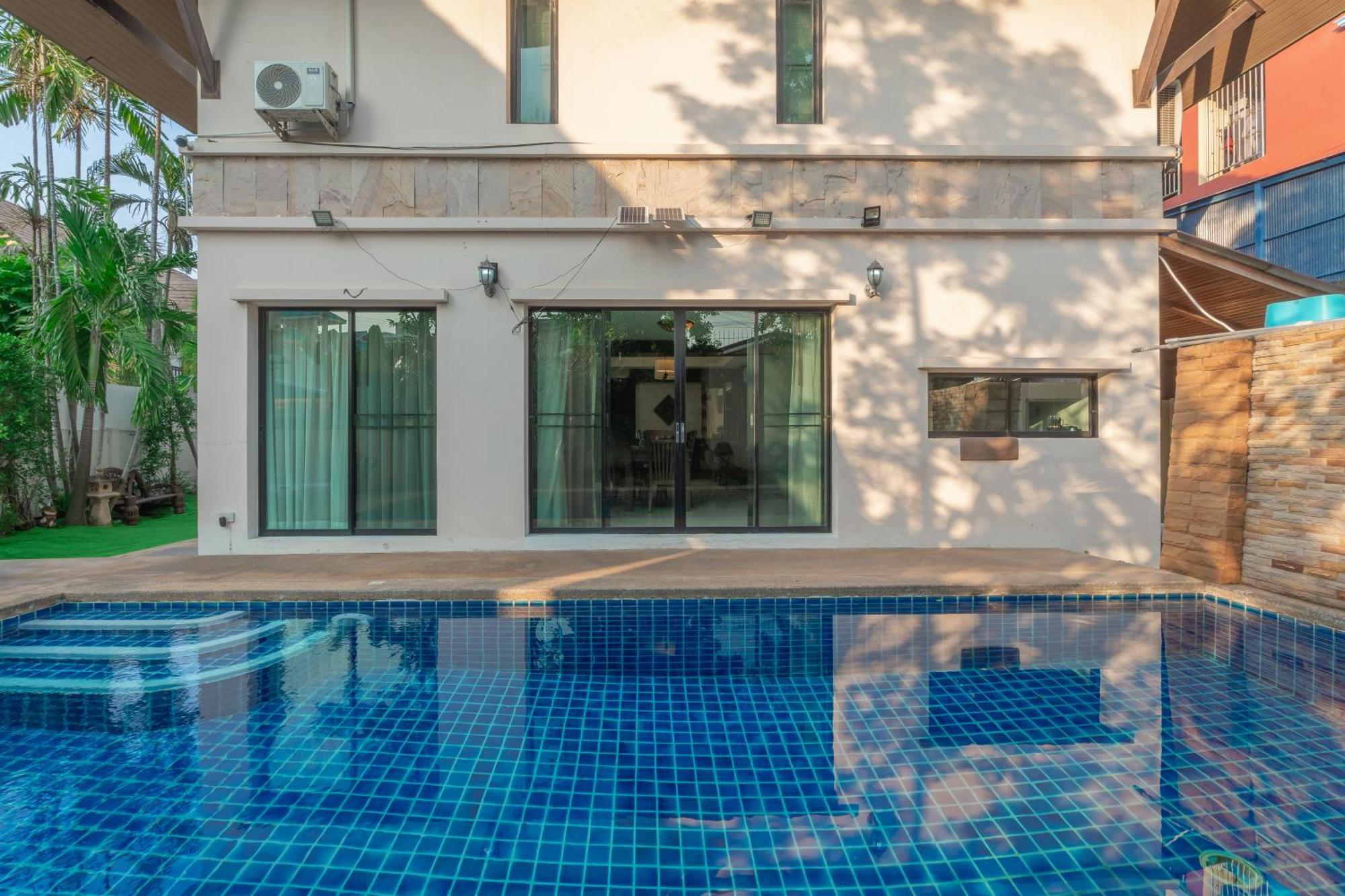 芭提雅近好莱坞45号三卧别墅 * Pattaya