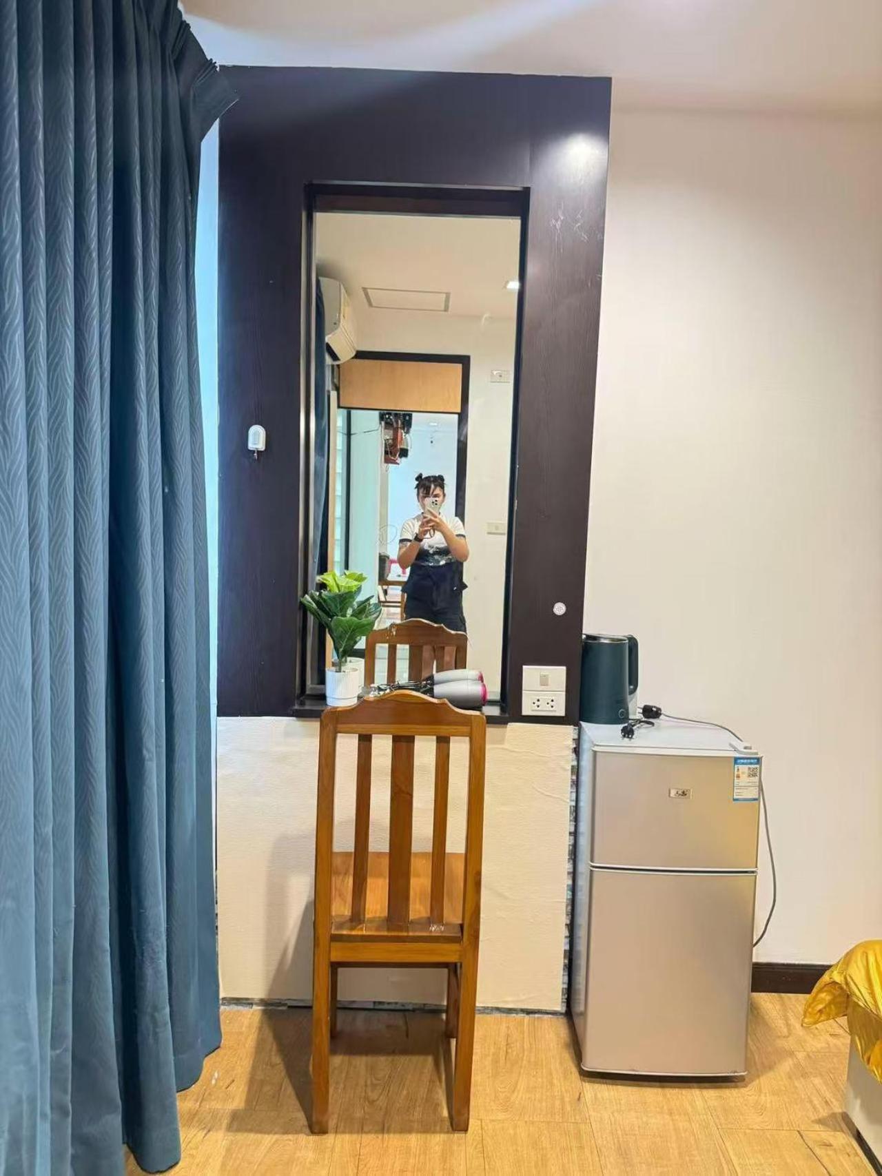 芭提雅市中心五卧六卫带ktv民宿hw Villa