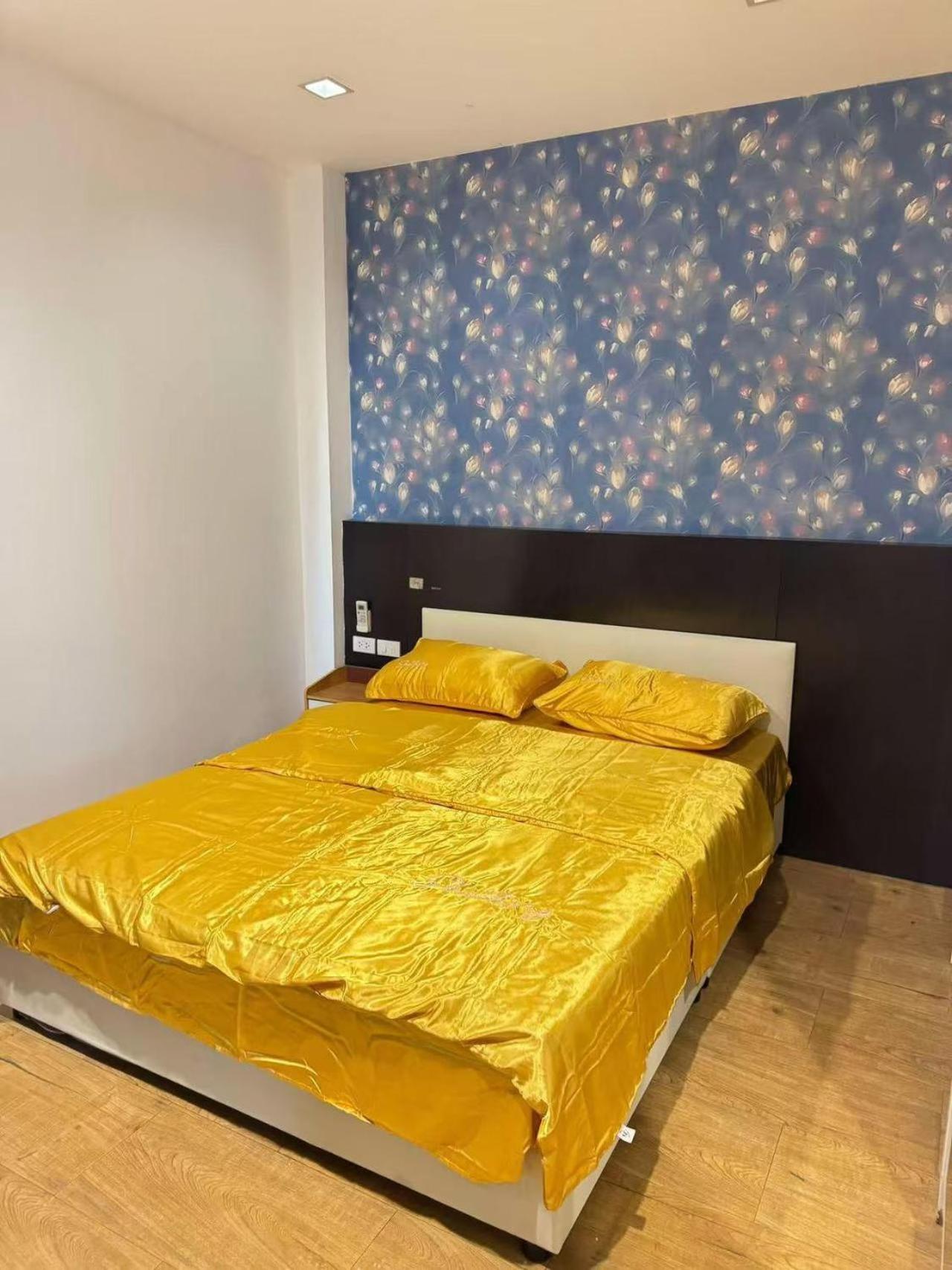 Villa 芭提雅市中心五卧六卫带ktv民宿hw