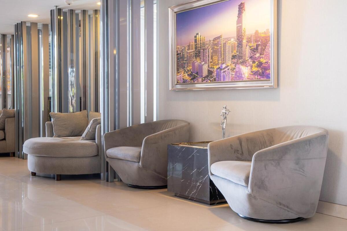 芭提雅瞰海无边泳景泳池健身房公寓 直达海滩椰子树旁